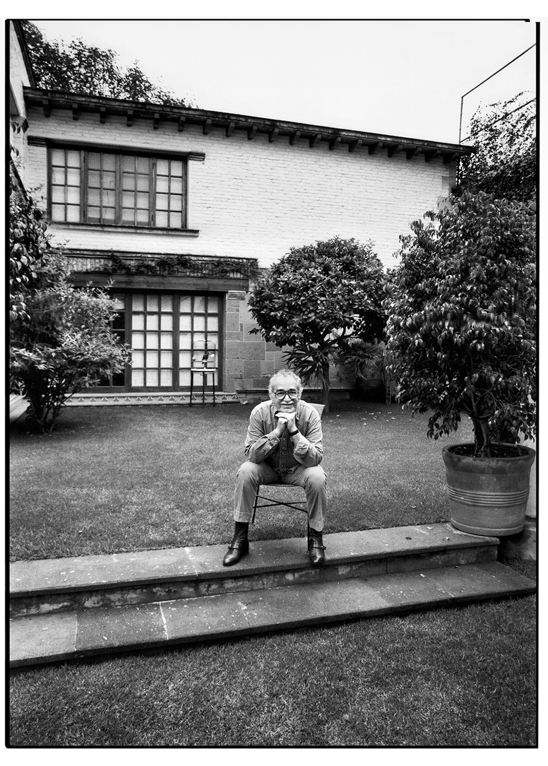 Ο Δημήτρης Γέρος φωτογραφίζει τον Γκάμπριελ Γκαρσία Μάρκες στο σπίτι του στο Μεξικό, το 2006