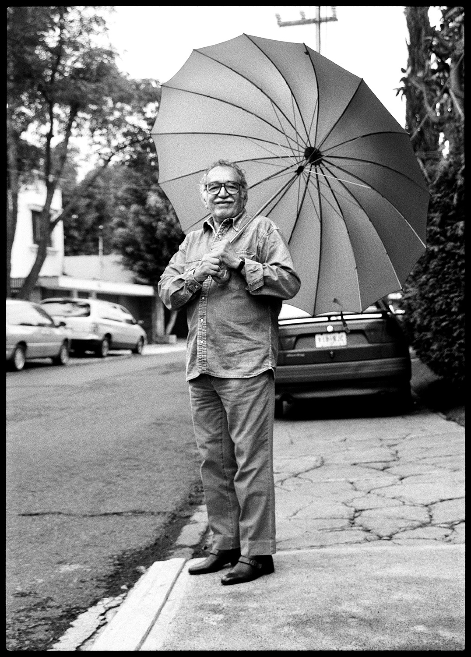 Ο Δημήτρης Γέρος φωτογραφίζει τον Γκάμπριελ Γκαρσία Μάρκες στο σπίτι του στο Μεξικό, το 2006