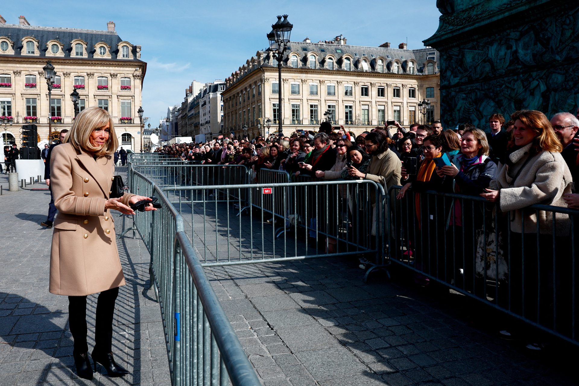 Μπριζίτ Μακρόν: Η ζωή της Πρώτης Κυρίας της Γαλλίας γίνεται τηλεοπτική σειρά 