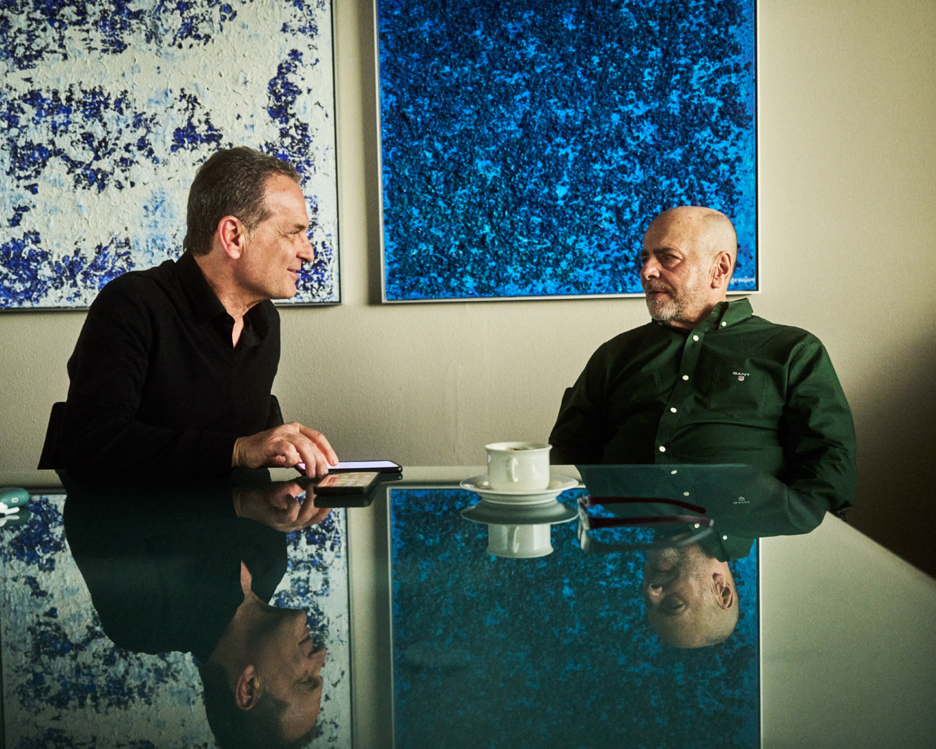 Ο Μάκης Προβατάς με τον Γιάννη Αλαφούζο, στο γραφείο του