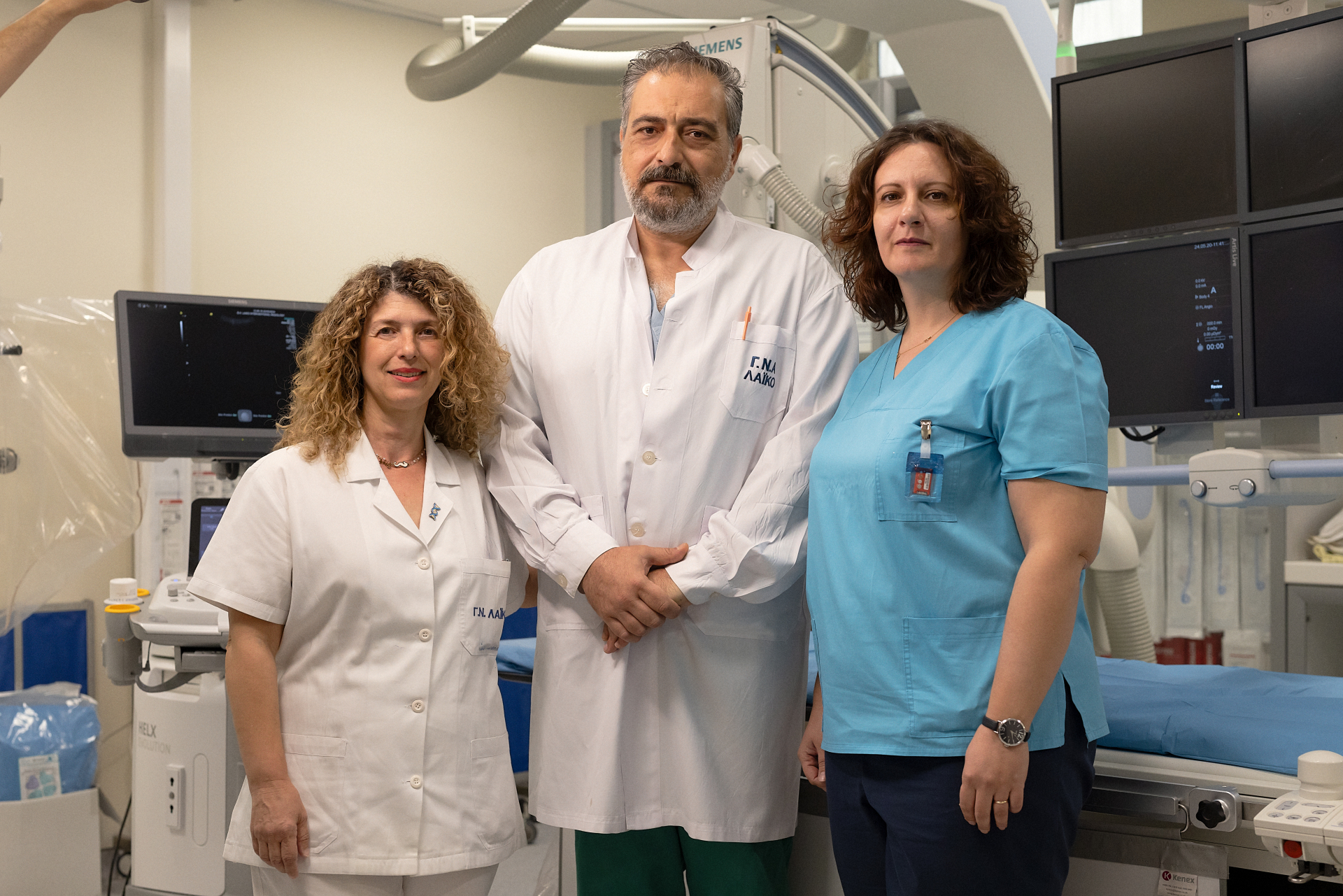 Από αριστερά: Άννα Σακελλαροπούλου (νοσηλεύτρια), Χρυσοβαλάντης Βεργαδής, (επεμβατικός ακτινολόγος), Φωτεινή Δημητροπούλου, (τεχνολόγος ακτινολόγος)