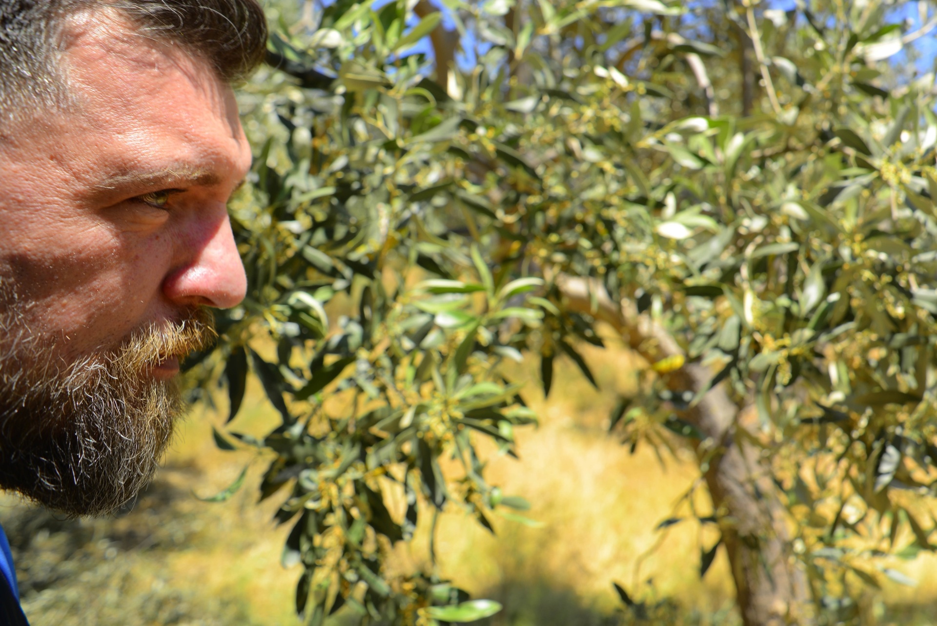 Anser: Συνέντευξη με τον ράπερ από τη Σπάρτη για τα νέα τραγούδια του, τη μουσική και τη ζωή του.