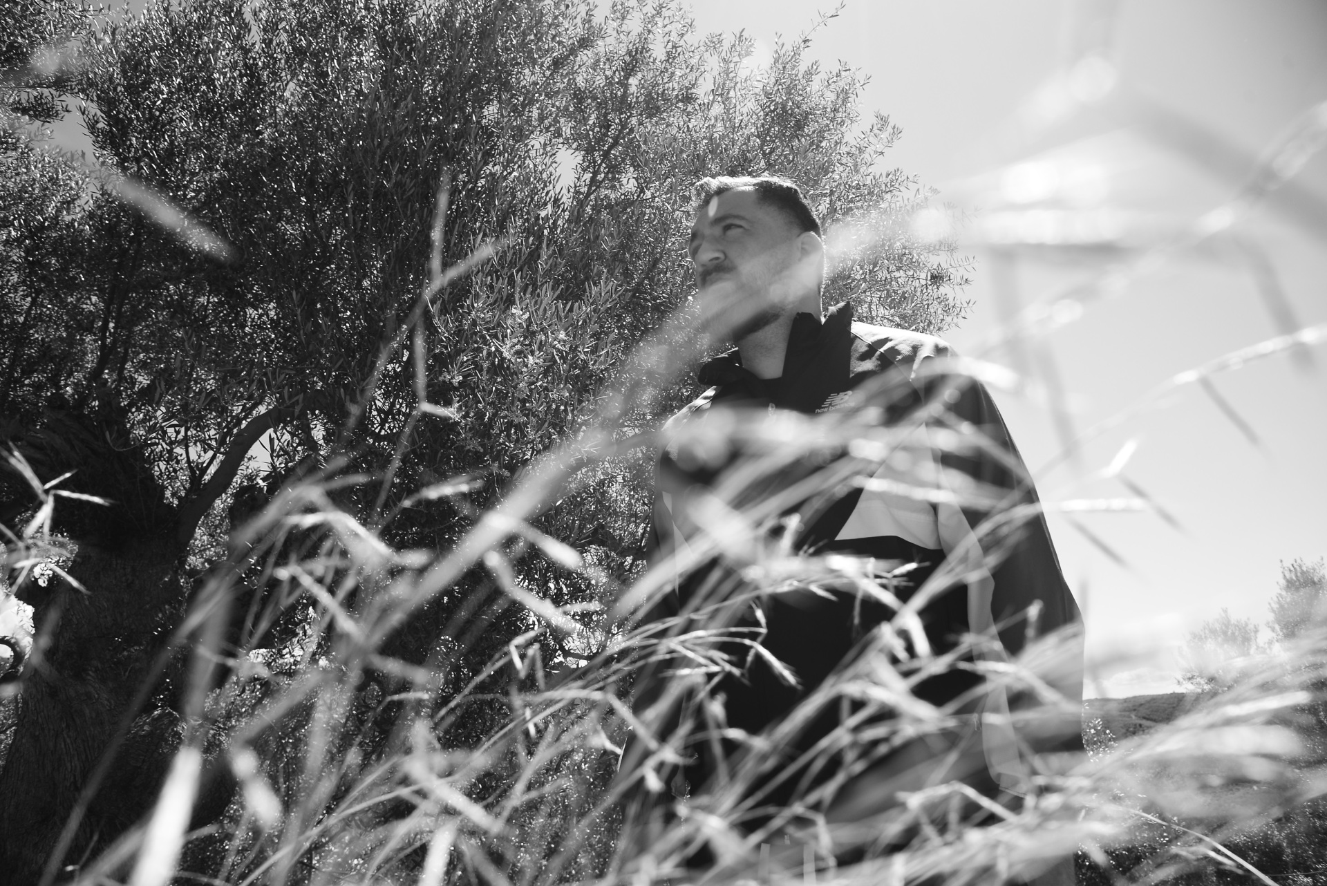 Anser: Συνέντευξη με τον ράπερ από τη Σπάρτη για τα νέα τραγούδια του, τη μουσική και τη ζωή του.