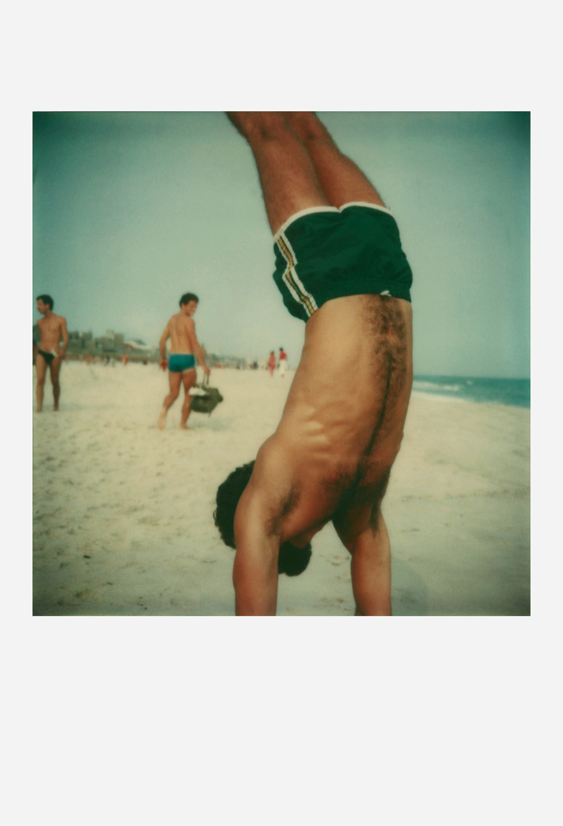 Tom Bianchi, Untitled, 368, Fire Island Pines, 1975-1983 © Tom Bianchi, courtesy of Fahey Klein Gallery, Los Angeles