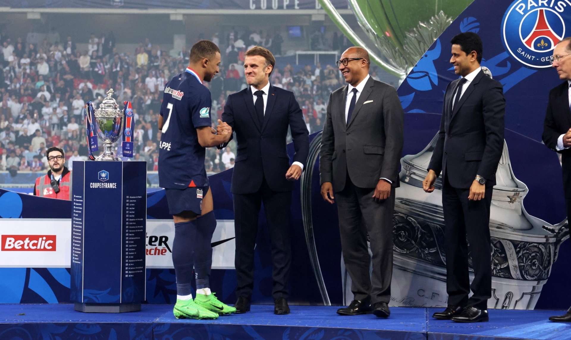 Ένας Βασιλιάς στη Βασίλισσα