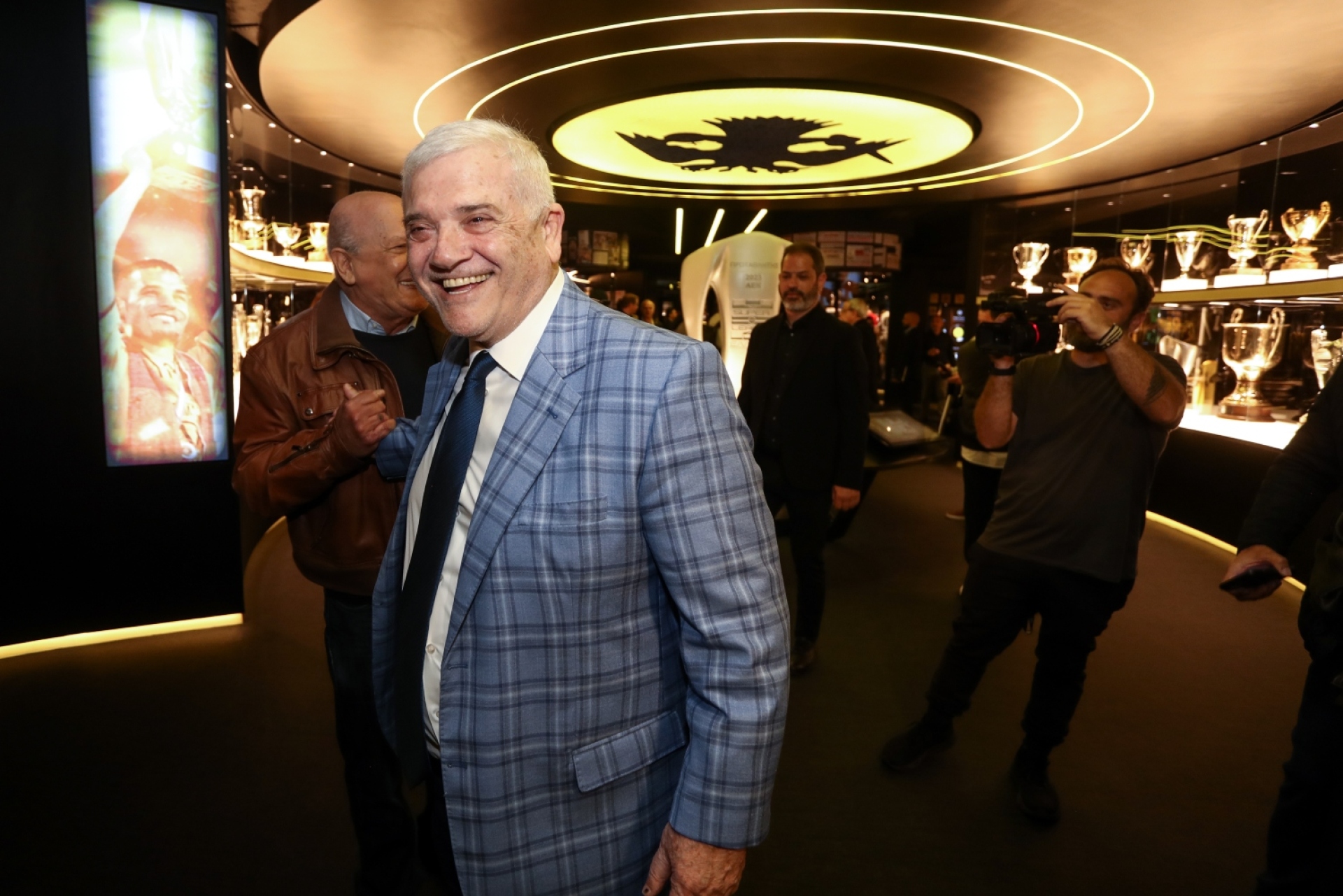 Μελισσανίδης: Δωρικός, νέτος, σκέτος