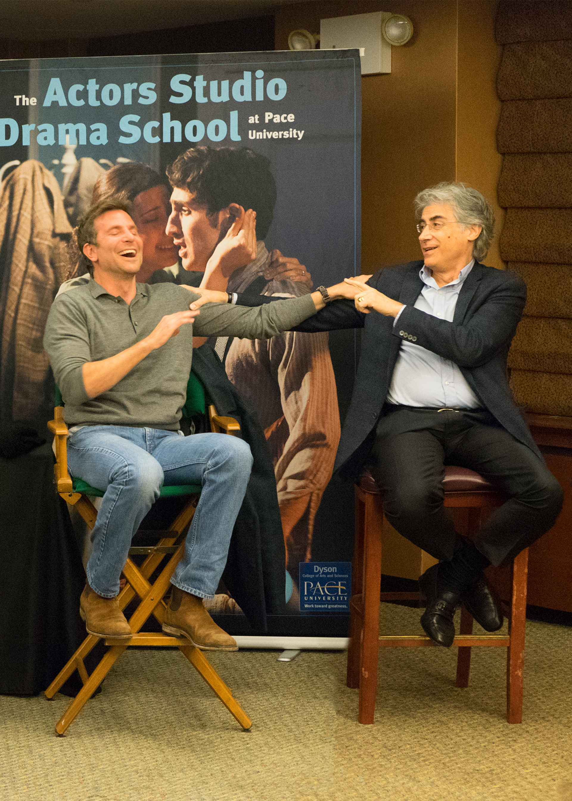 Ο Ανδρέας Μανωλικάκης με τον Μπράντλεϊ Κούπερ © Cihangir Duman