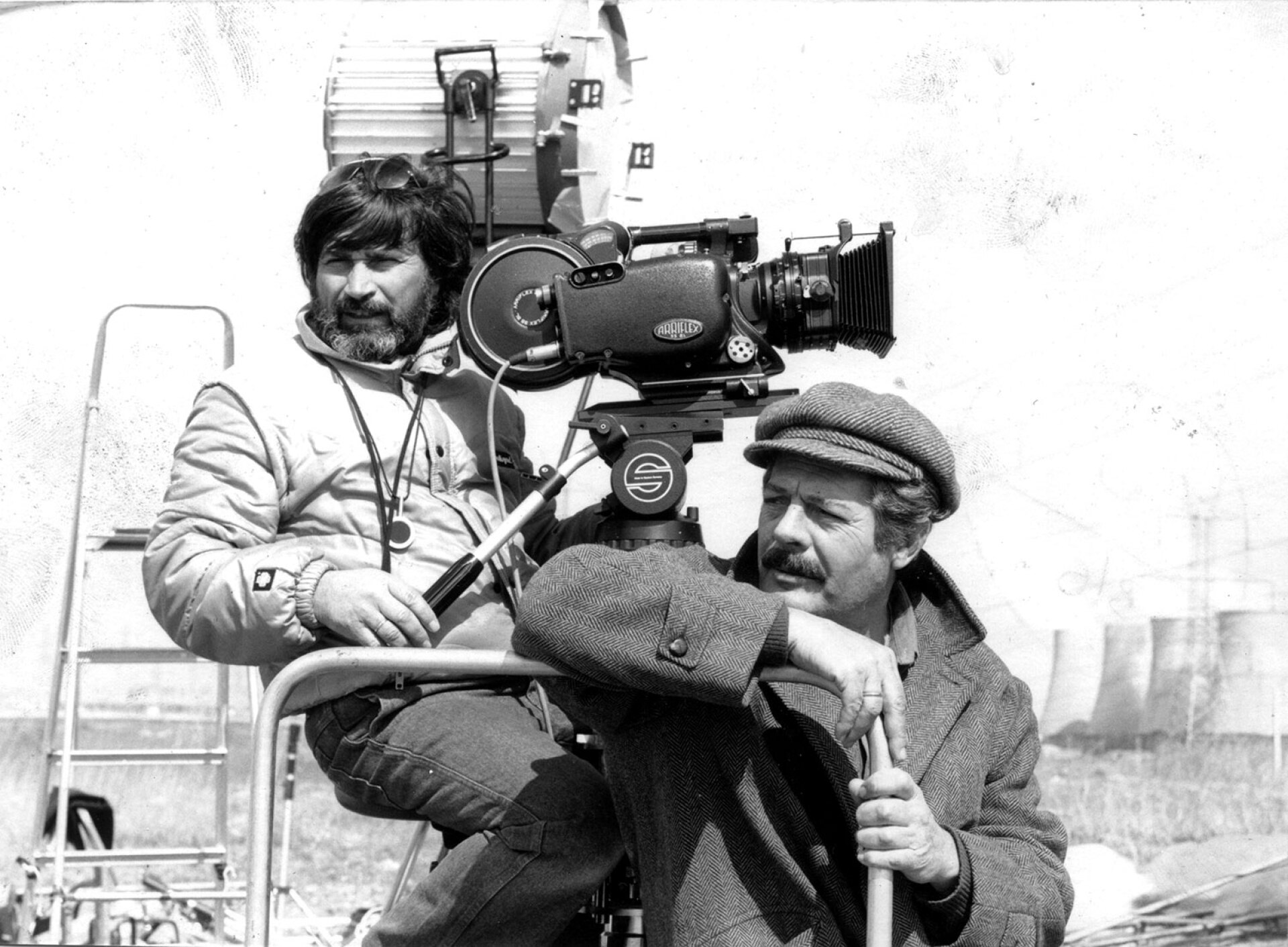 Ο Γιώργος Αρβανίτης με τον Μαρτσέλο Μαστρογιάνι στα γυρίσματα του «Μελισσοκόμου»