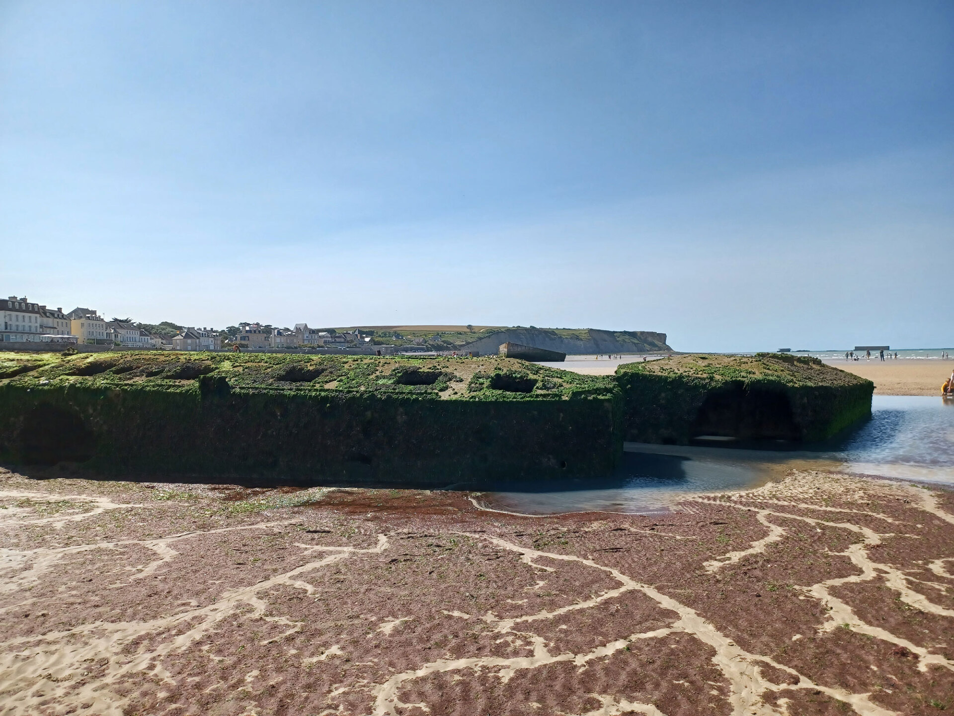 Τμήμα του λυόμενου λιμανιού Mulberry στην ακτή Gold