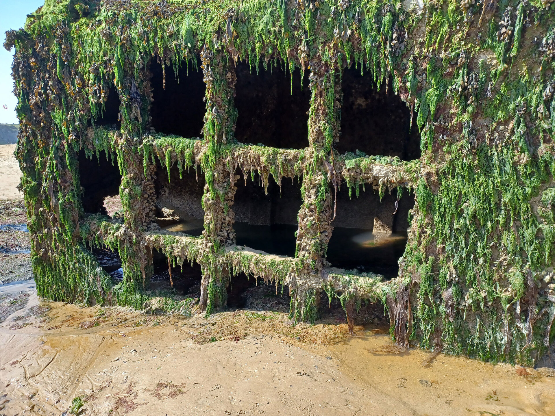 Τμήμα του λυόμενου λιμανιού Mulberry στην ακτή Gold