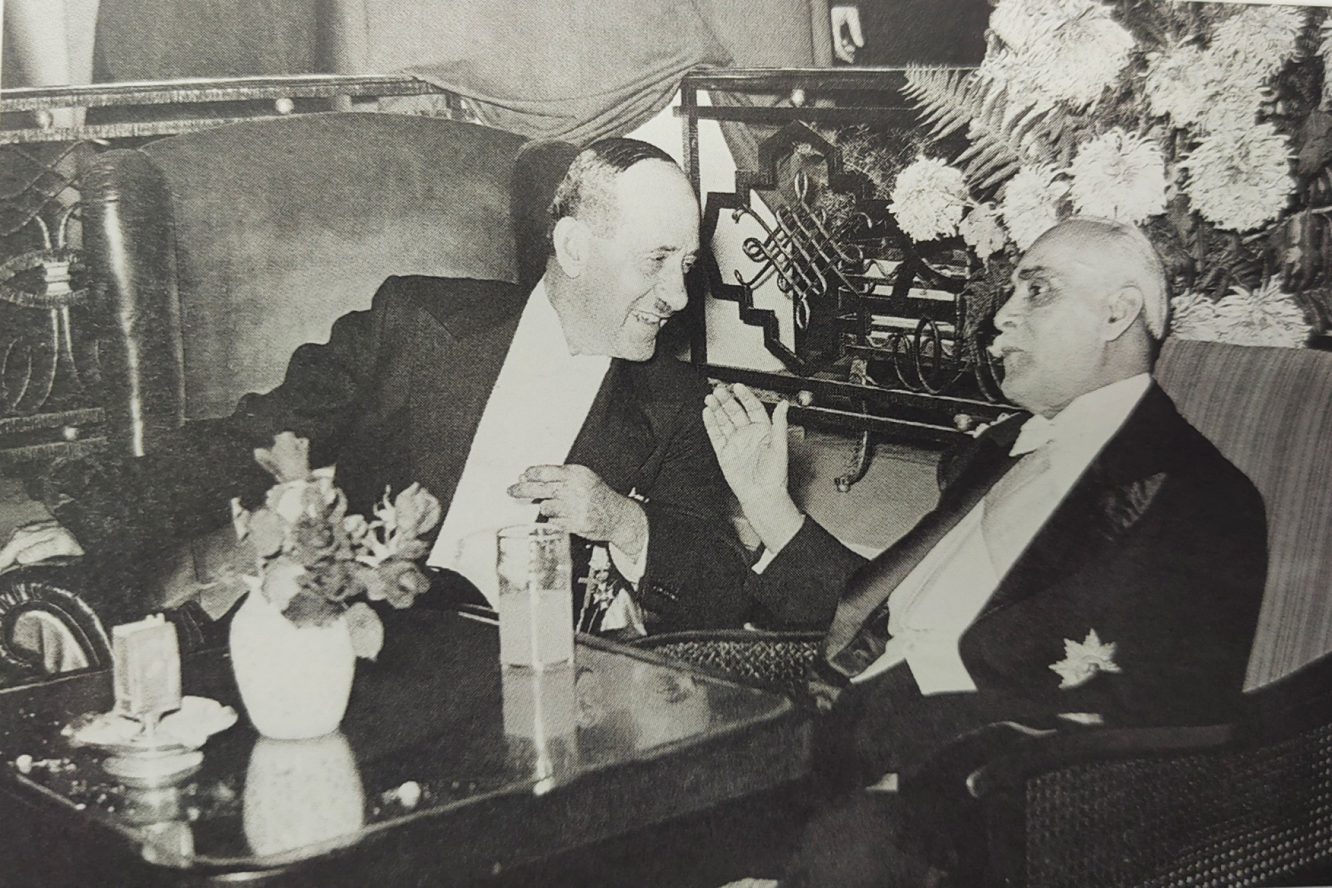 Στην ίδια δεξίωση ο Μποδοσάκης συνάντησε τον παλιό του φίλο, στρατηγό Νικόλαο Πλαστήρα