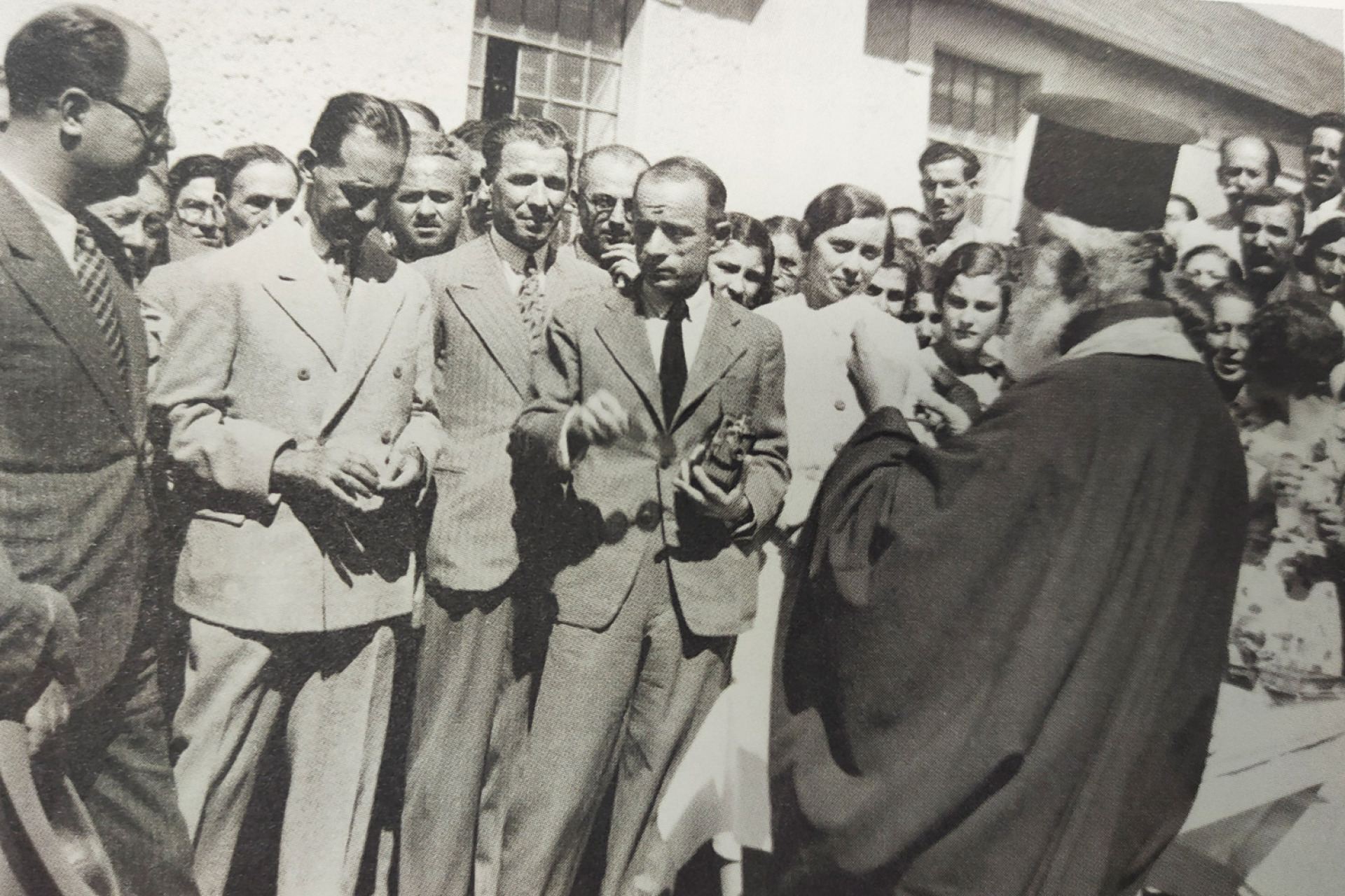 1936, Η κατάθεση του θεμέλιου λίθου του Οβιδουργείου στον Υμηττό