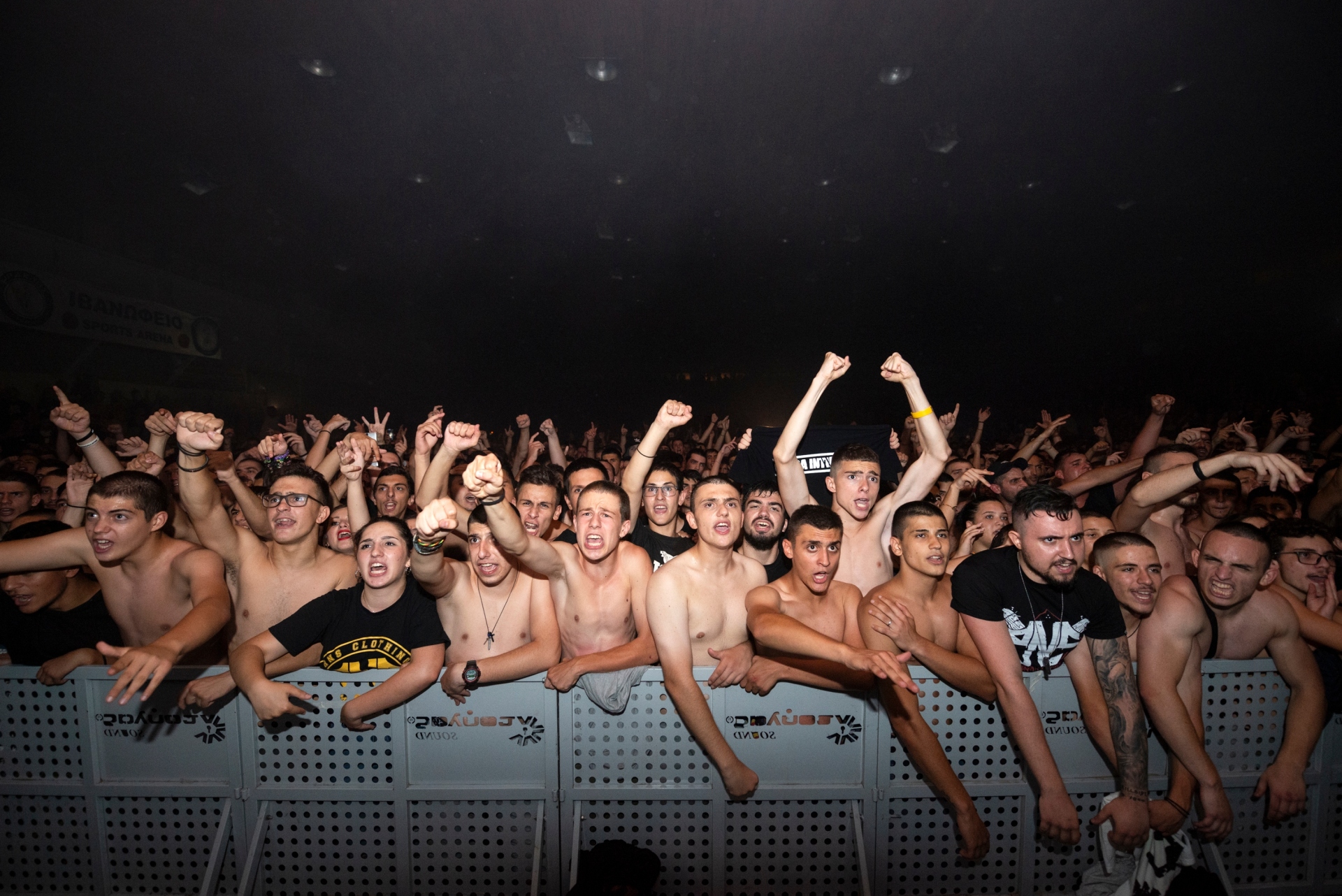 Δημήτρης Μουγκός: Συνέντευξη με τον φωτογράφο για την έκθεση «Κάνα δυο φωτογραφίες» στο Cinobo Όπερα