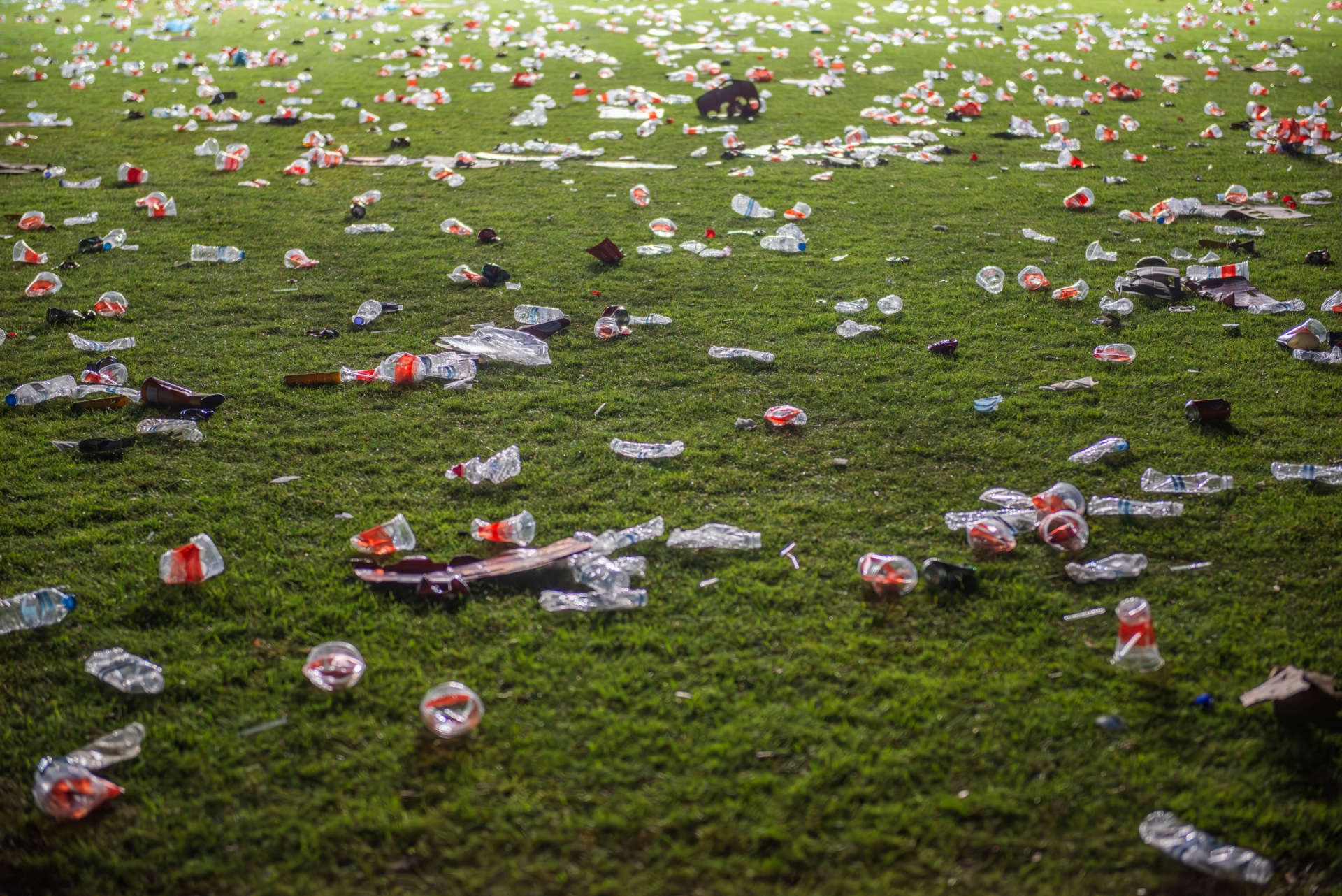 Δημήτρης Μουγκός: Συνέντευξη με τον φωτογράφο για την έκθεση «Κάνα δυο φωτογραφίες» στο Cinobo Όπερα