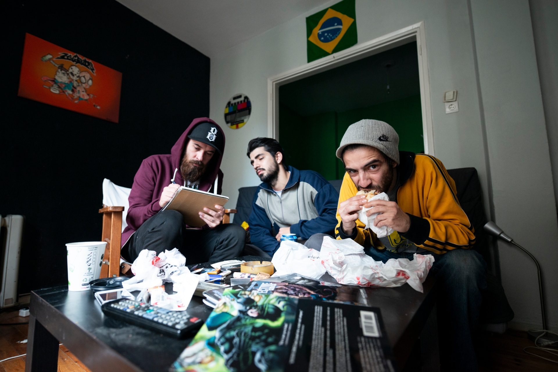 Δημήτρης Μουγκός: Συνέντευξη με τον φωτογράφο για την έκθεση «Κάνα δυο φωτογραφίες» στο Cinobo Όπερα