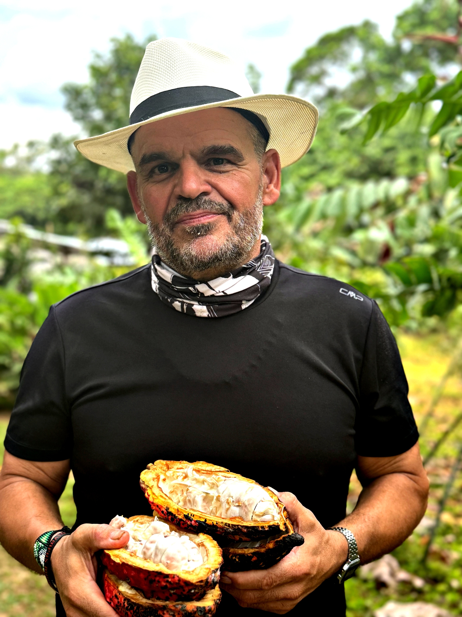 Κολομβία: Από την κόκα στο κακάο – Το οδοιπορικό του Γιώργου Ζαρζώνη