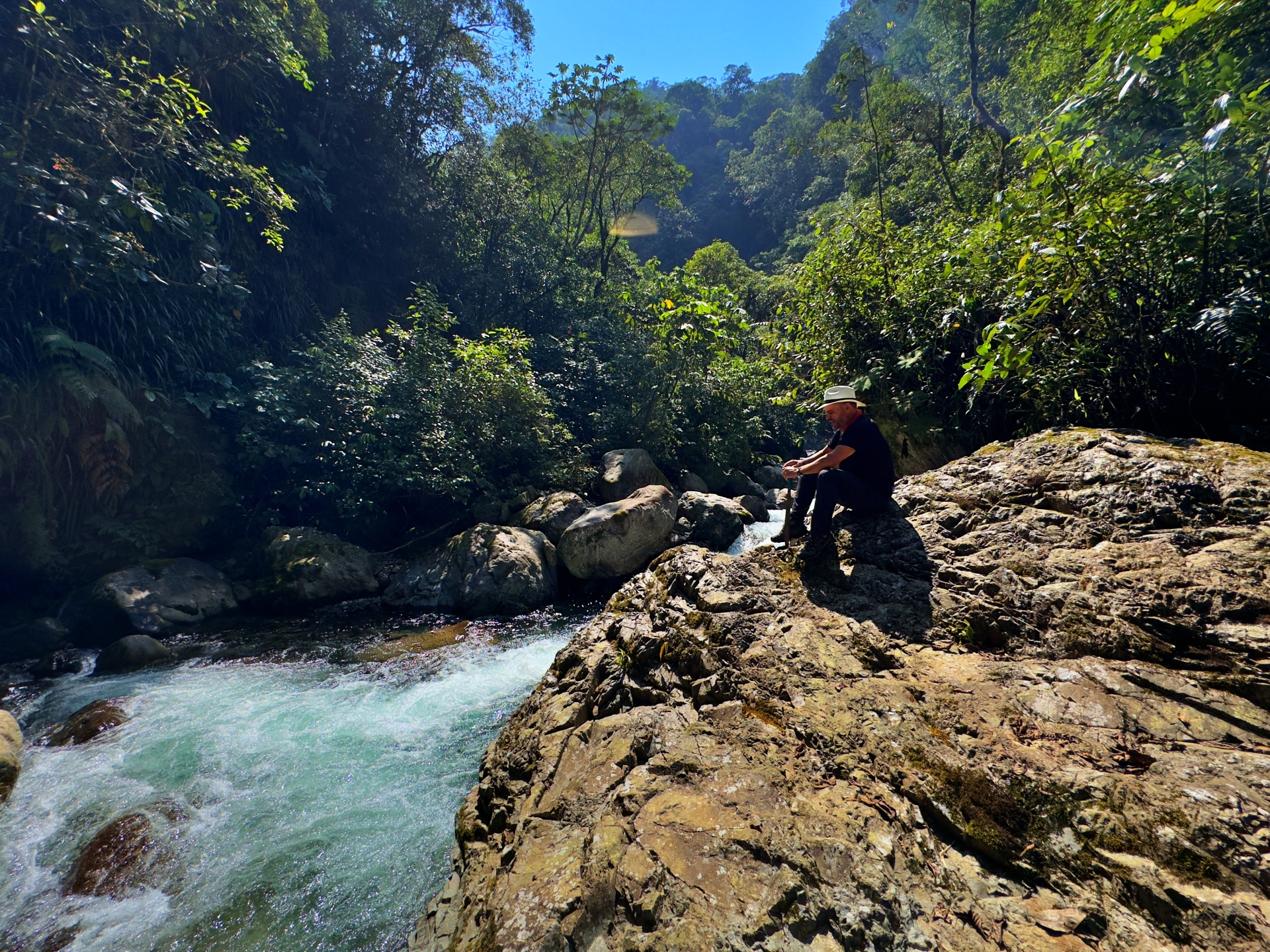 Κολομβία: Από την κόκα στο κακάο – Το οδοιπορικό του Γιώργου Ζαρζώνη