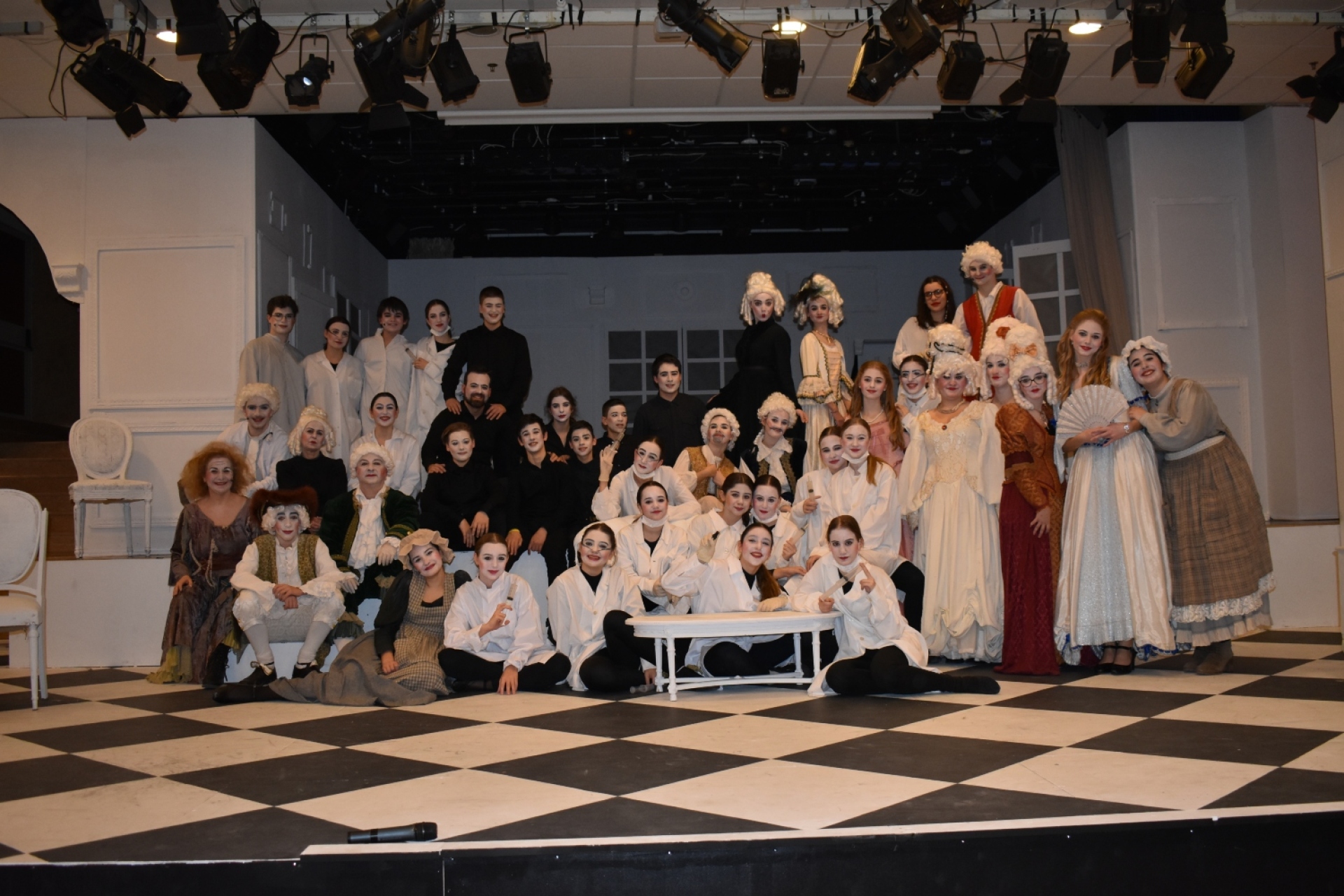 Λεόντειος Σχολή