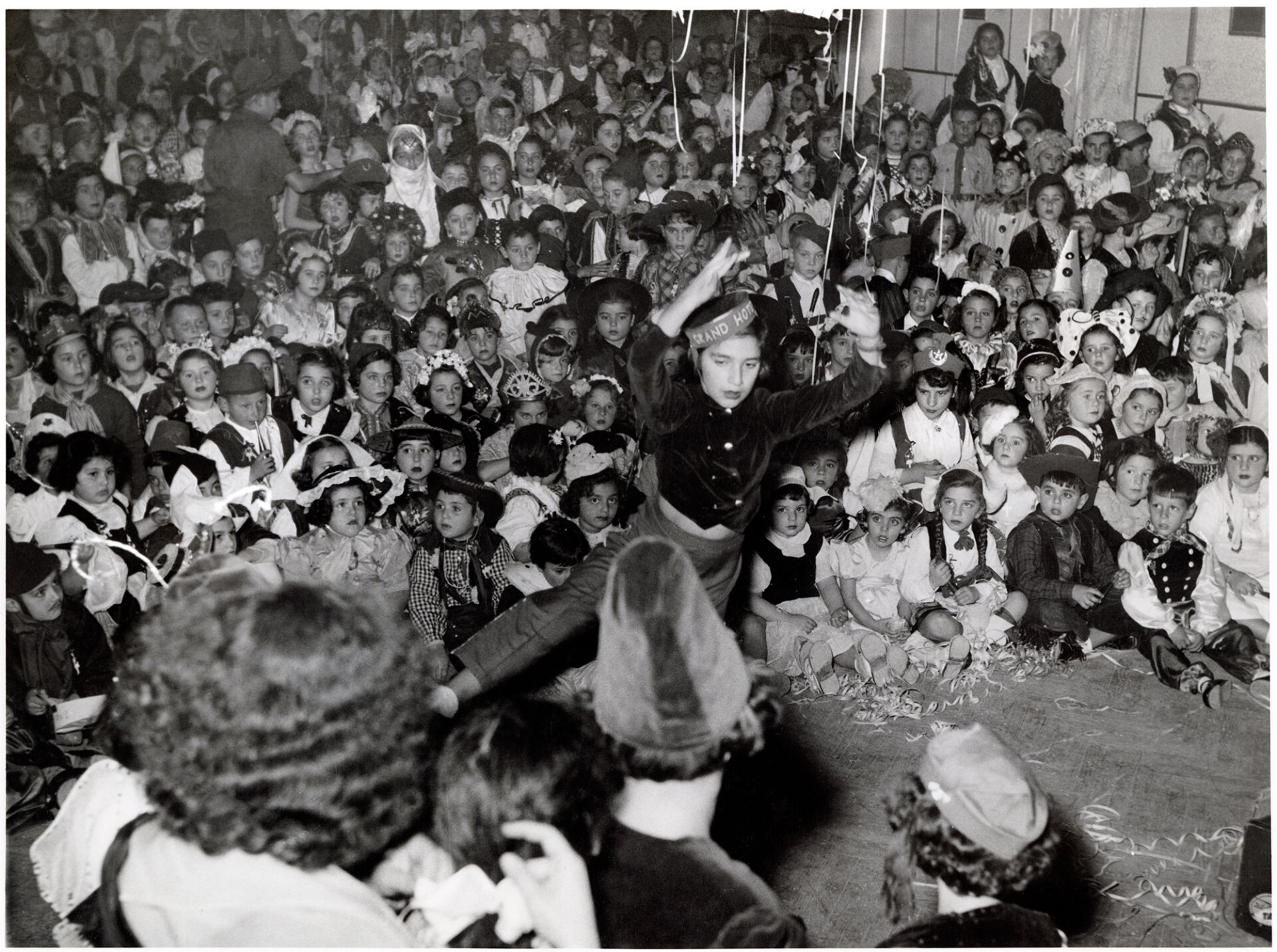 Αποκριές 1955, Χαρούμενη Κυριακή στους ραδιοθαλάμους του Ζαππείου, στο ΕΙΡ