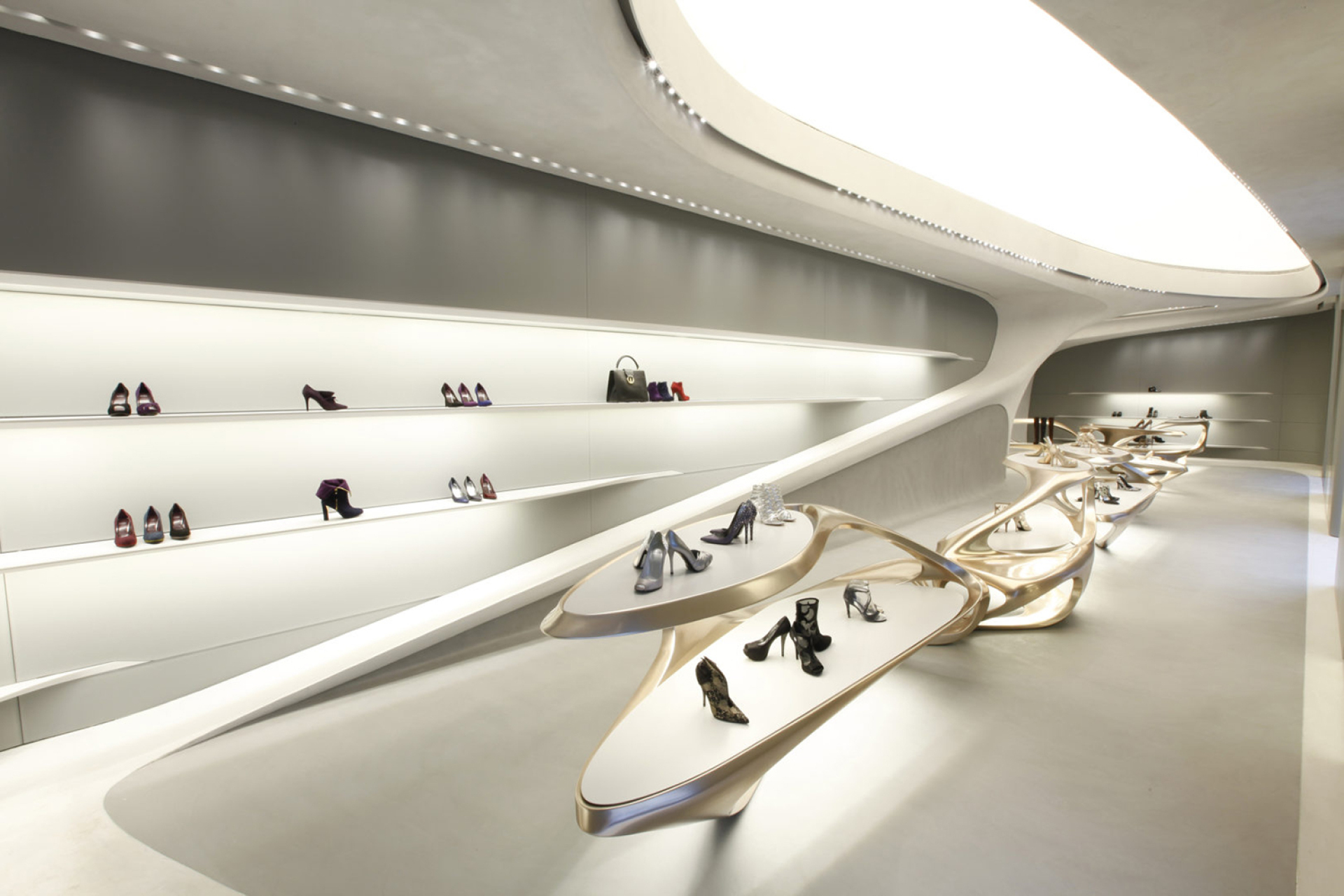 Stuart Weitzman στο Μιλάνο από τη Zaha Hadid