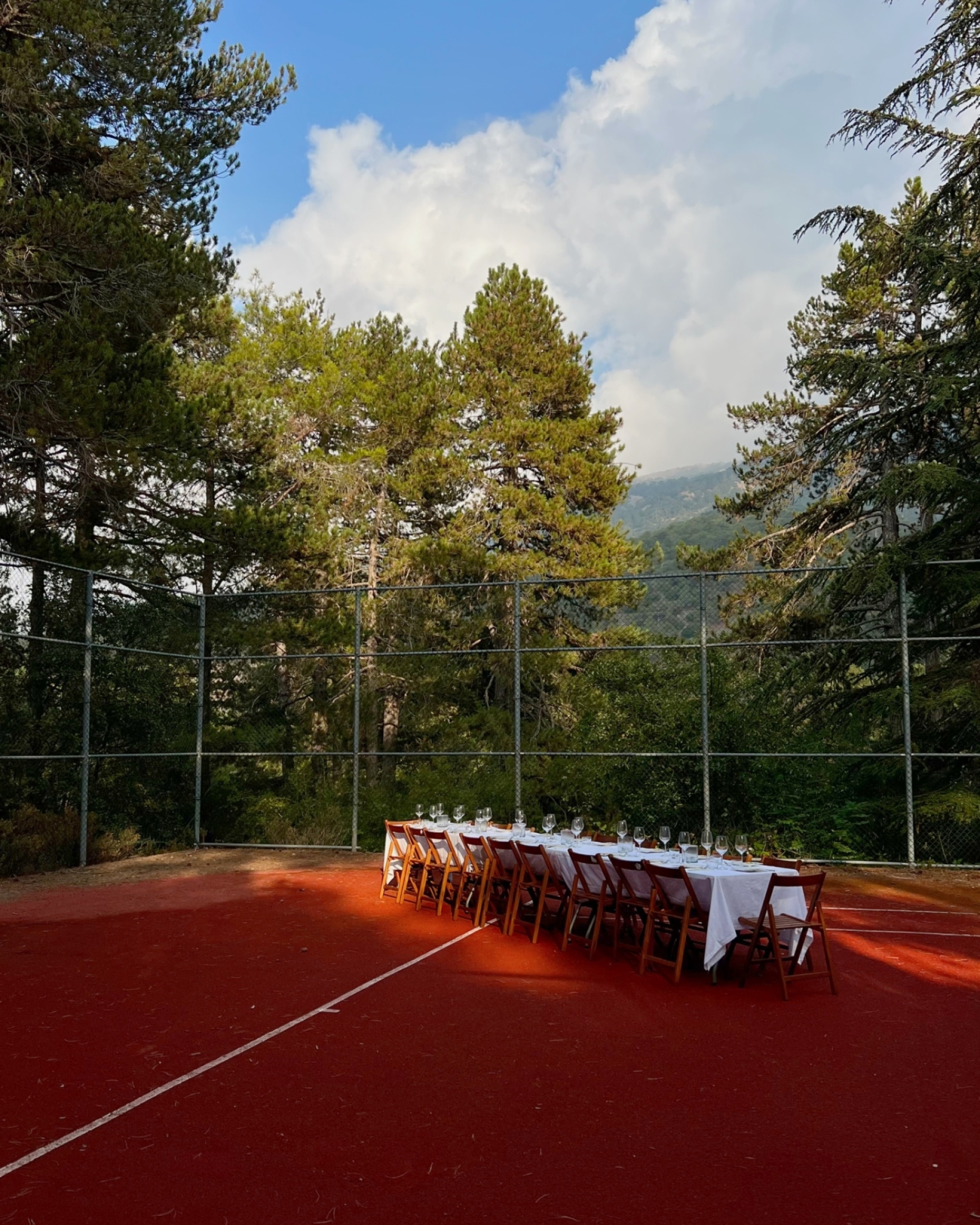 Εκδήλωση tremeEats σε γήπεδο τέννις 