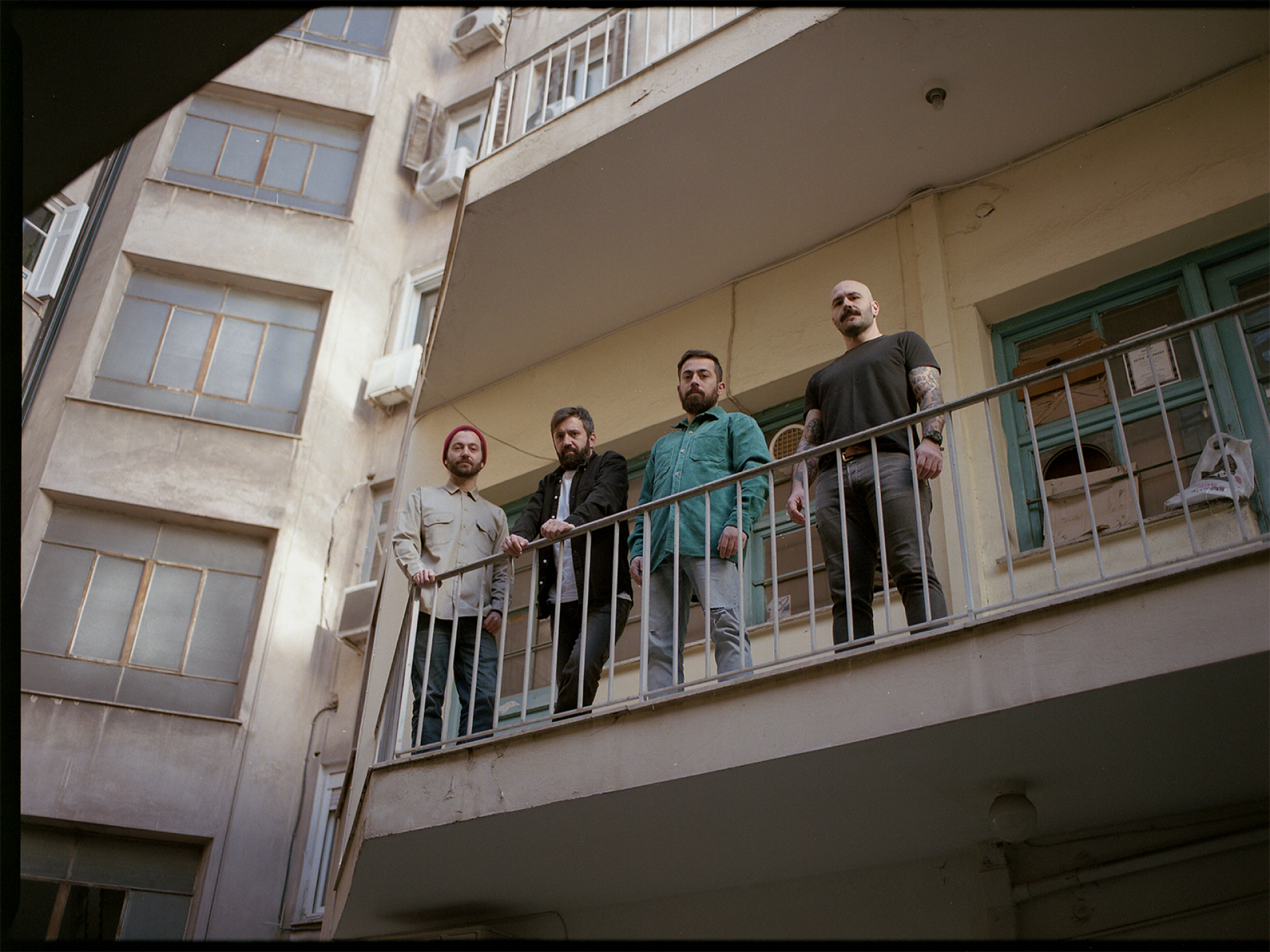 Planet Of Zeus - Συνέντευξη: O μπασίστας Γιάννης Βράζος και ο ντράμερ Σεραφείμ Γιαννακόπουλος μιλούν στην Athens Voice.