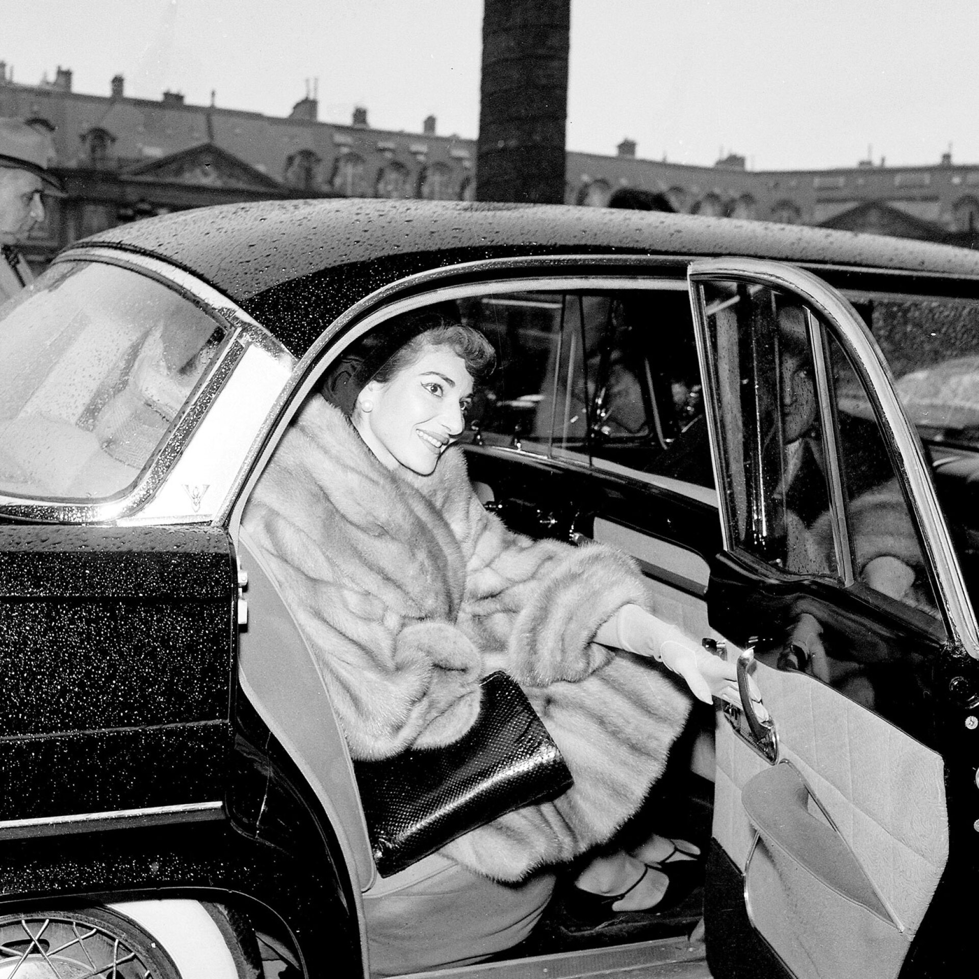 1958, Παρίσι, Μαρία Κάλλας έξω από το ξενοδοχείο Ritz