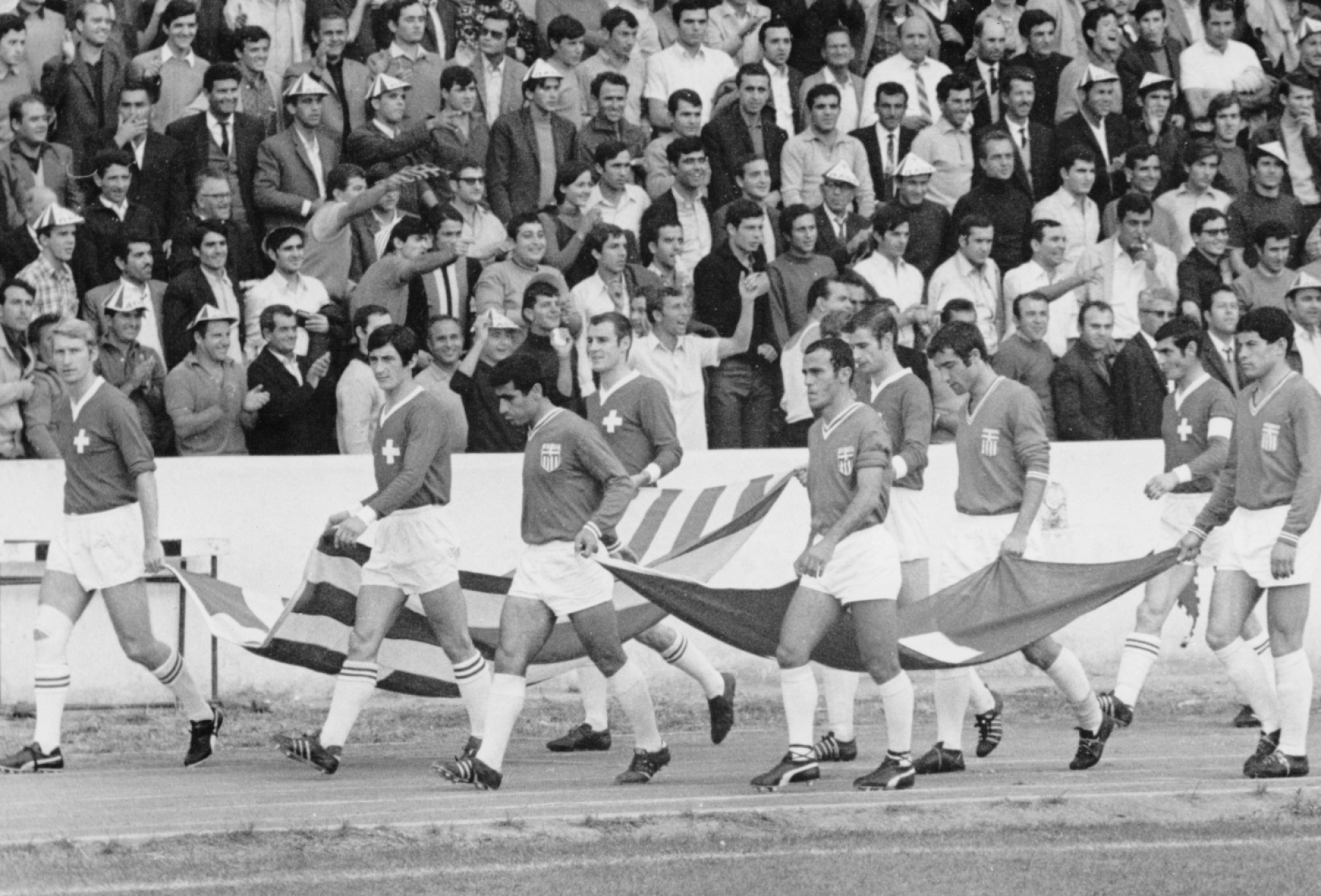 Μίμης Δομάζος: Ο Στρατηγός του ελληνικού ποδοσφαίρου δεν είναι πια εδώ