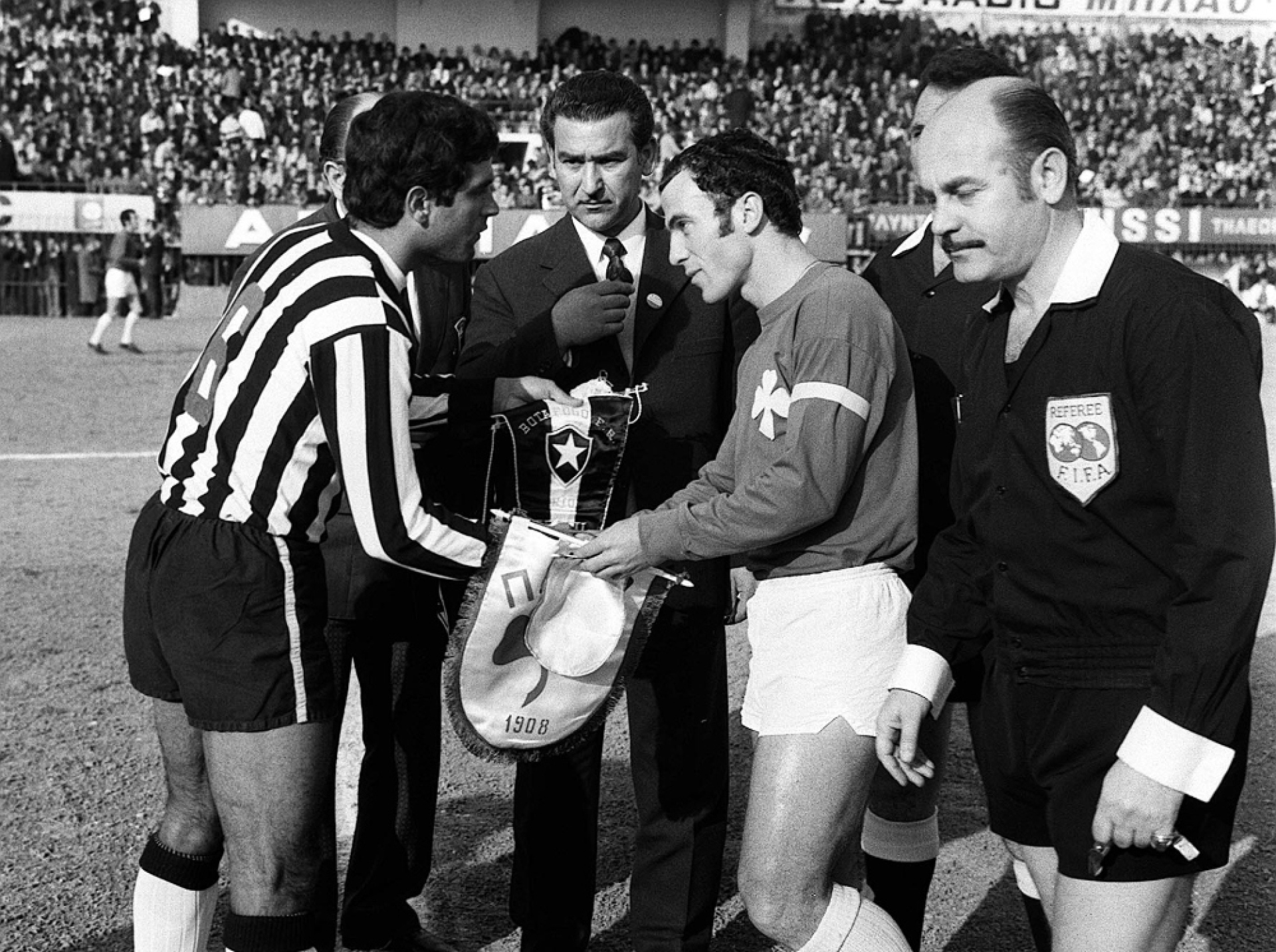 Μίμης Δομάζος: Ο Στρατηγός του ελληνικού ποδοσφαίρου δεν είναι πια εδώ