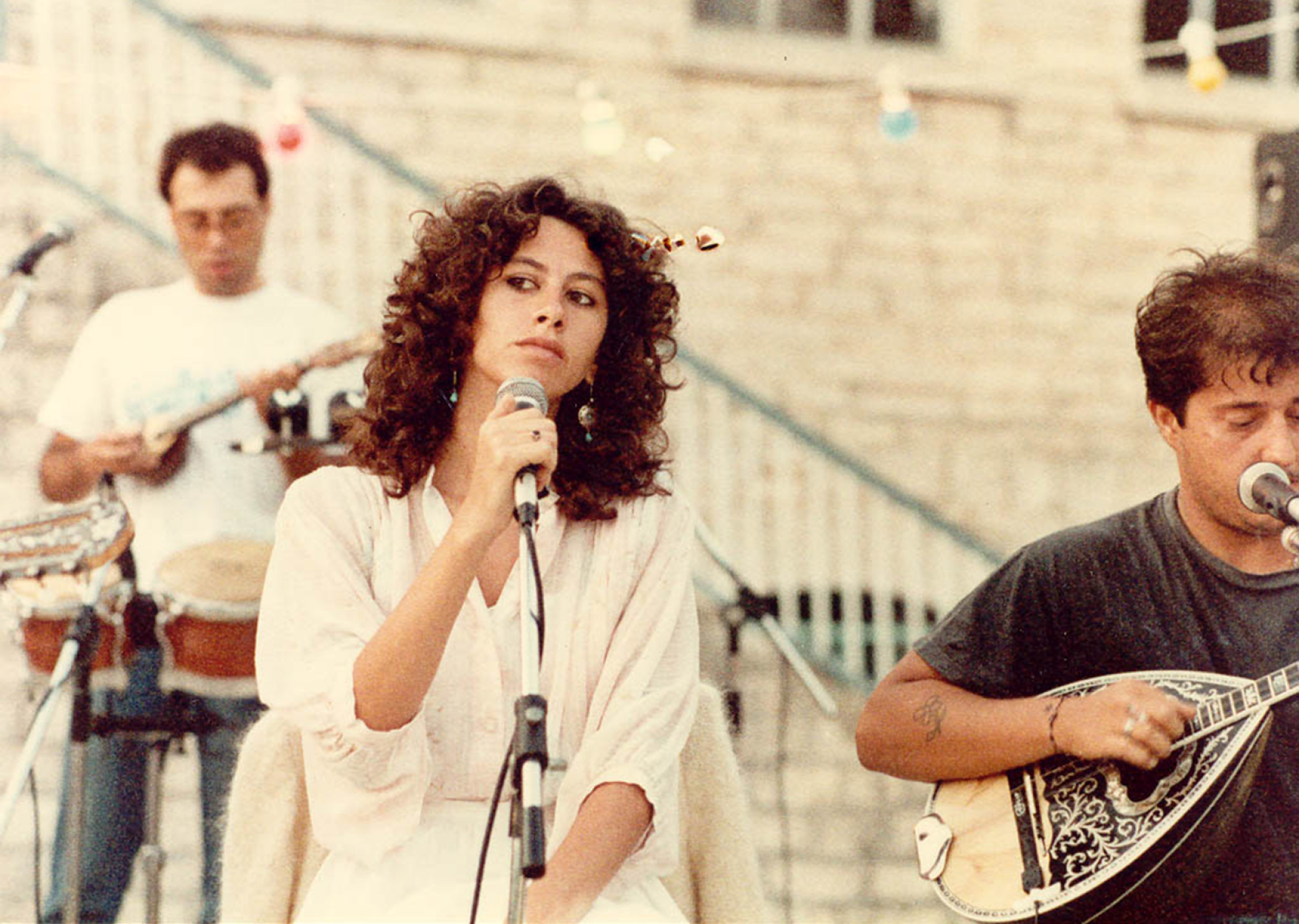 Ελευθερία Αρβανιτάκη - Από τα ιστορικά  χρόνια της Οπισθοδρομικής Κομπανίας