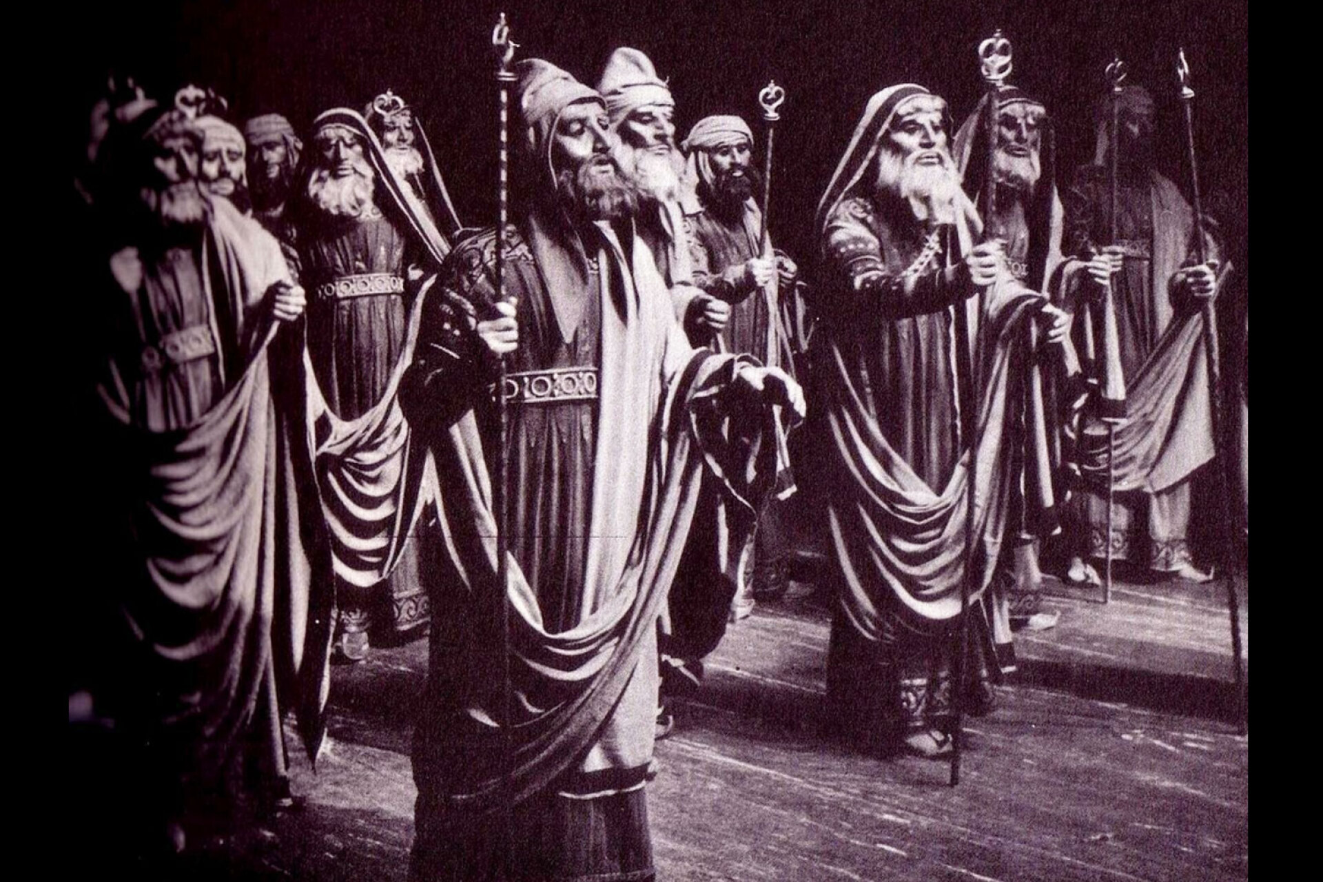 Οι «Πέρσες» του Αισχύλου, σε σκηνοθεσία Κάρολου Κουν και σκηνικά-κοστούμια Γιάννη Τσαρούχη, 1965