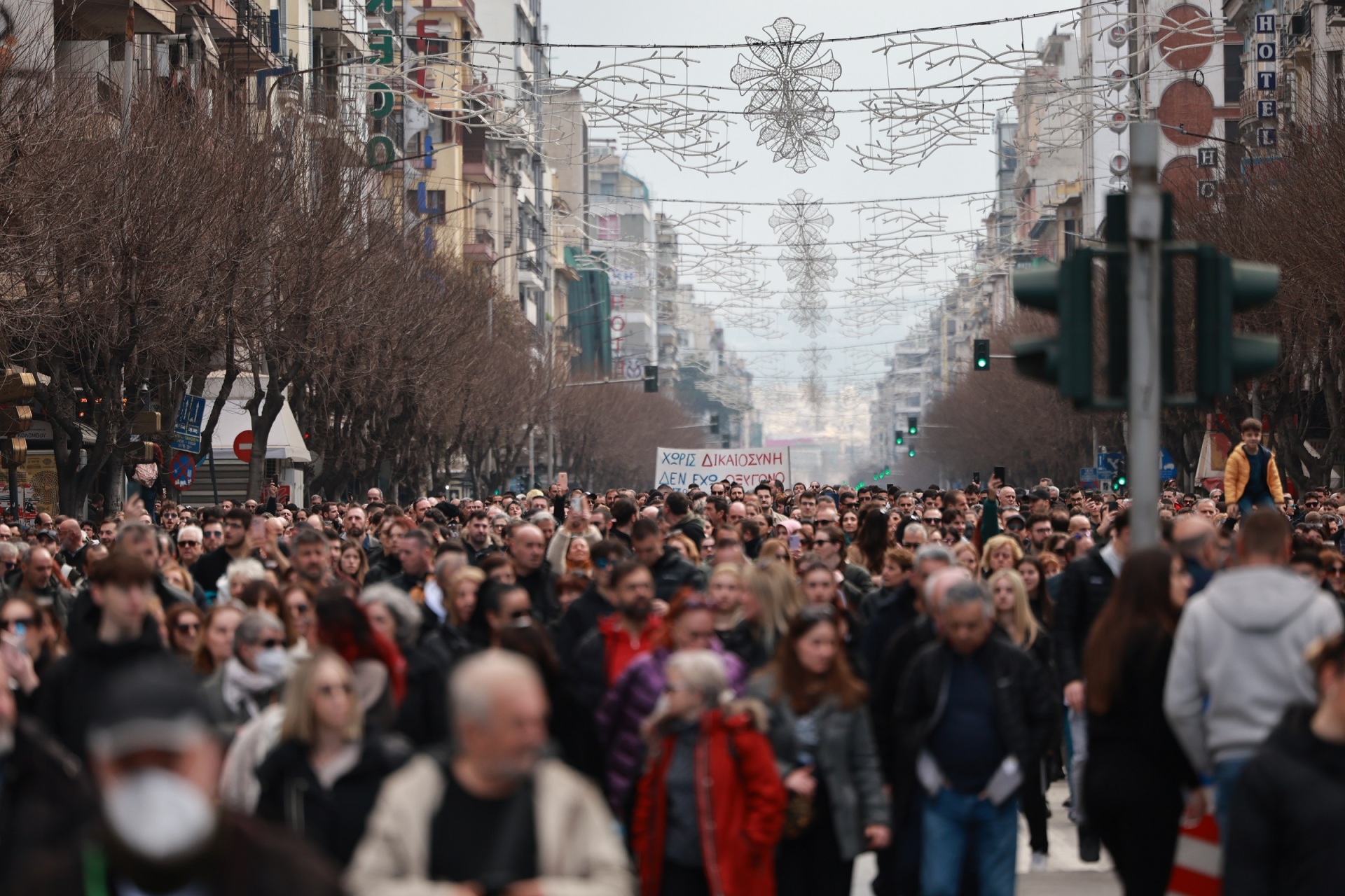 Τέμπη: Τεράστιες συγκεντρώσεις βρίσκονται σε εξέλιξη σε όλη τη χώρα - Φωτογραφικά στιγμιότυπα από την Αθήνα και τις πόλεις της Ελλάδας