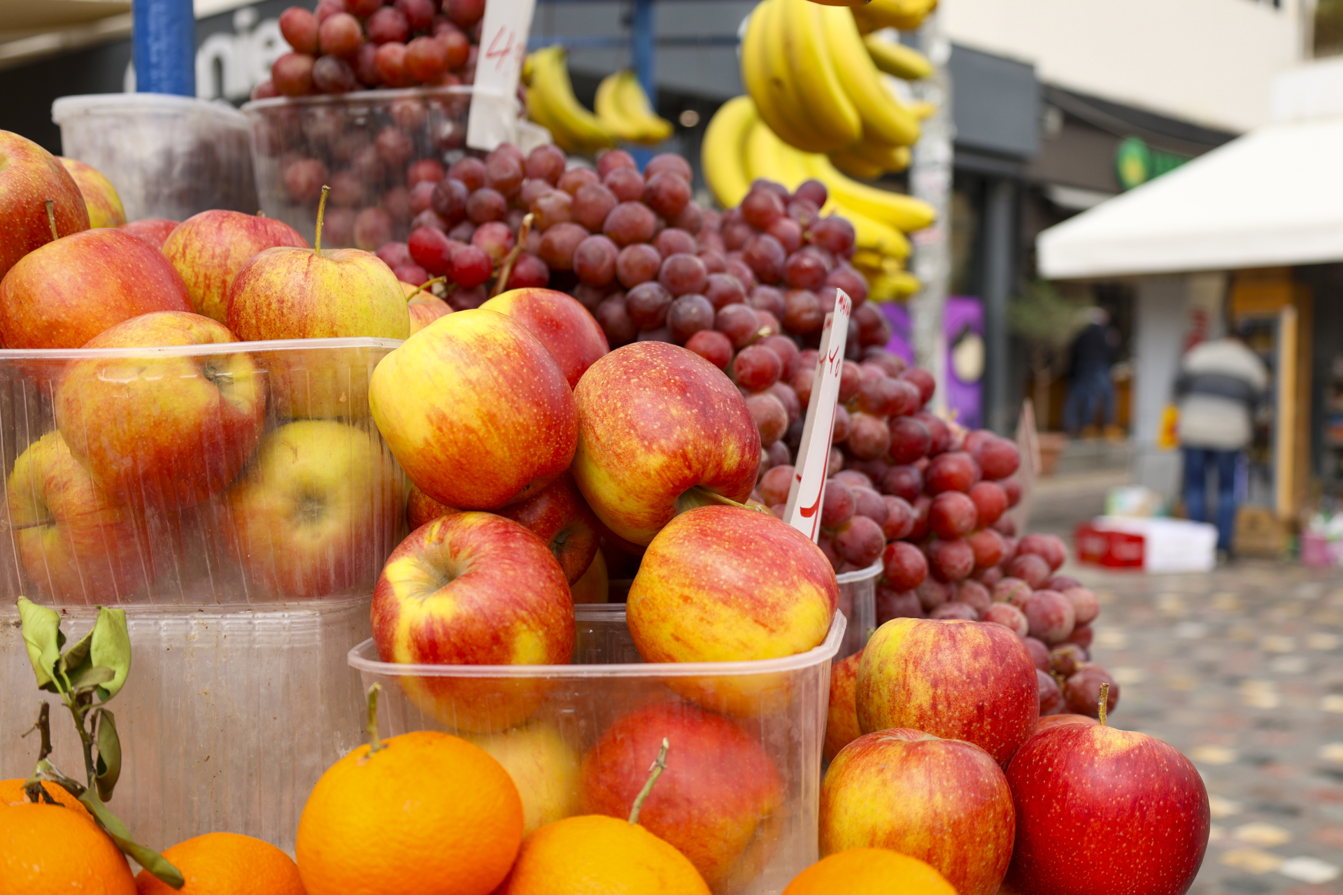 Οι τελευταίοι υπαίθριοι «φρουτάδες» της Αθήνας