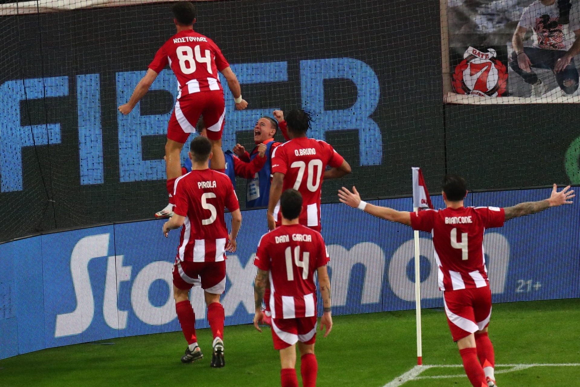 Ο Ολυμπιακός Πρωταθλητής: Στους 48 δρόμους