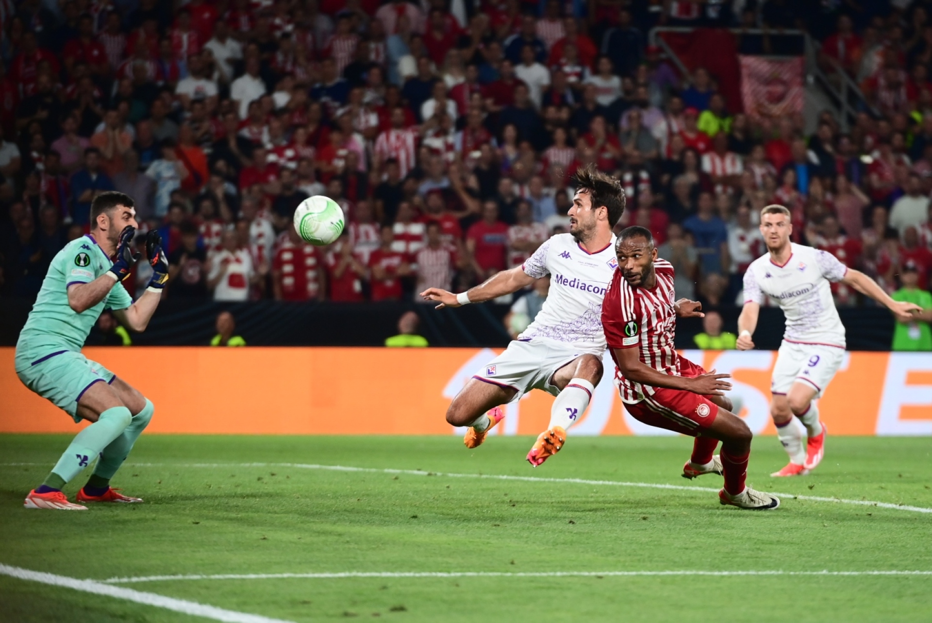 Ο Ολυμπιακός Πρωταθλητής: Στους 48 δρόμους