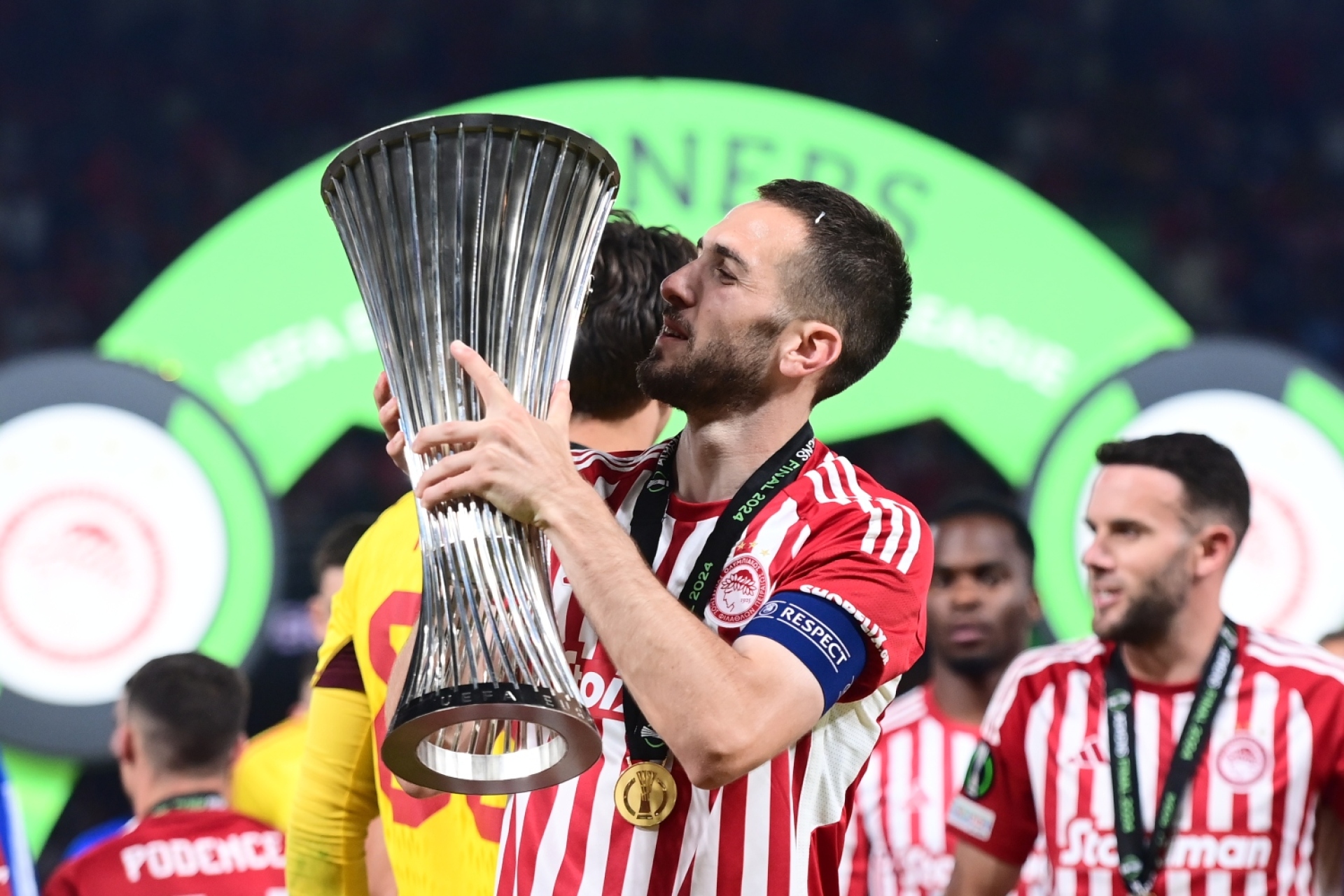 Ο Ολυμπιακός Πρωταθλητής: Στους 48 δρόμους