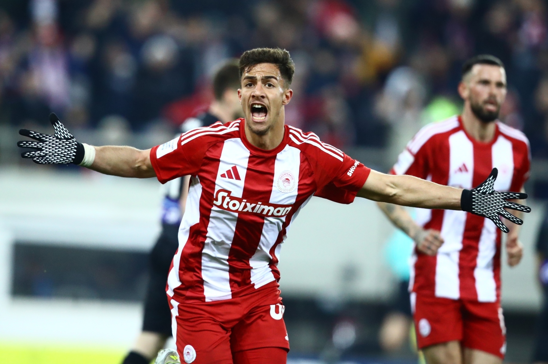 Ο Ολυμπιακός Πρωταθλητής: Στους 48 δρόμους