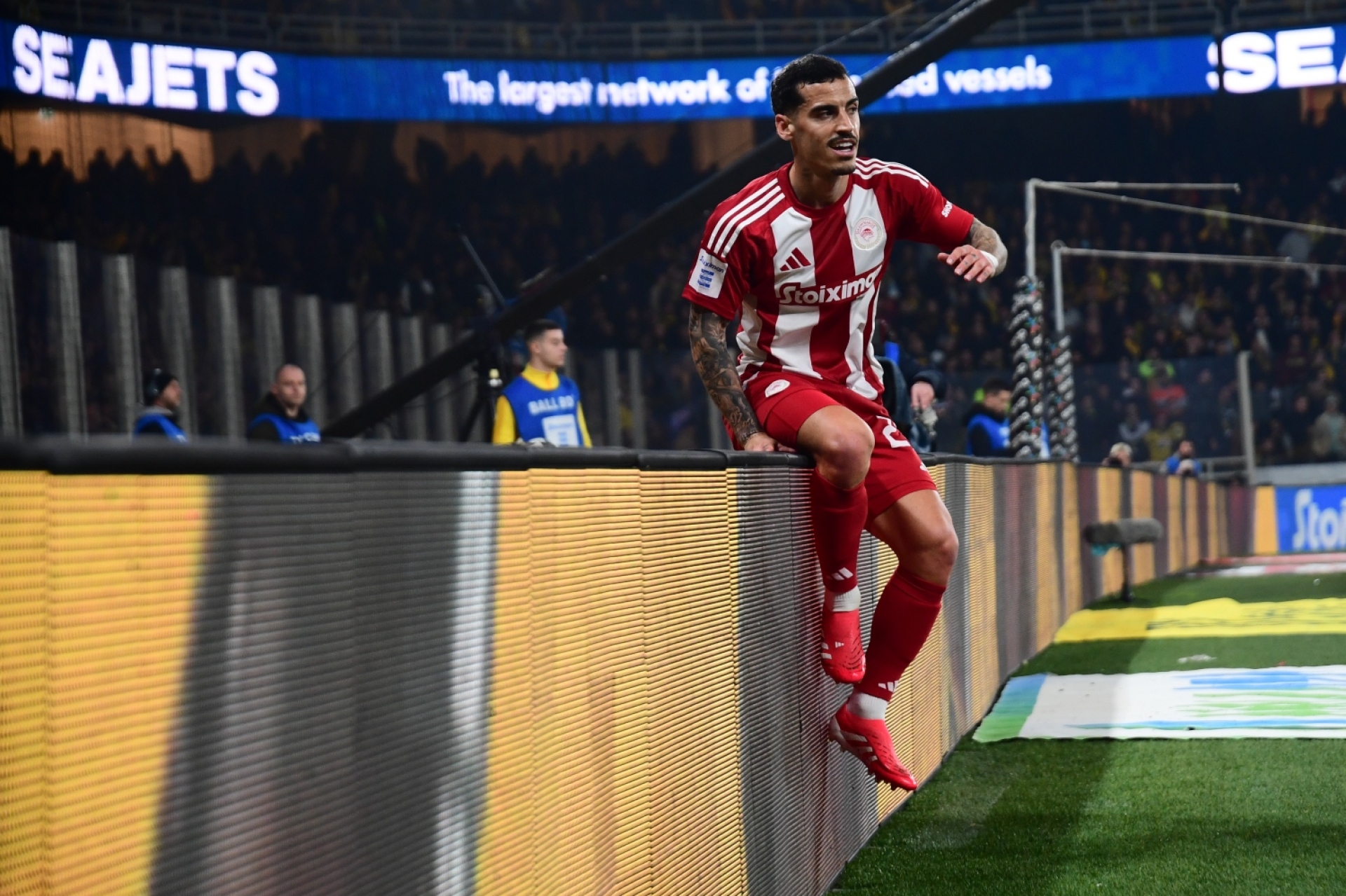 Ο Ολυμπιακός Πρωταθλητής: Στους 48 δρόμους