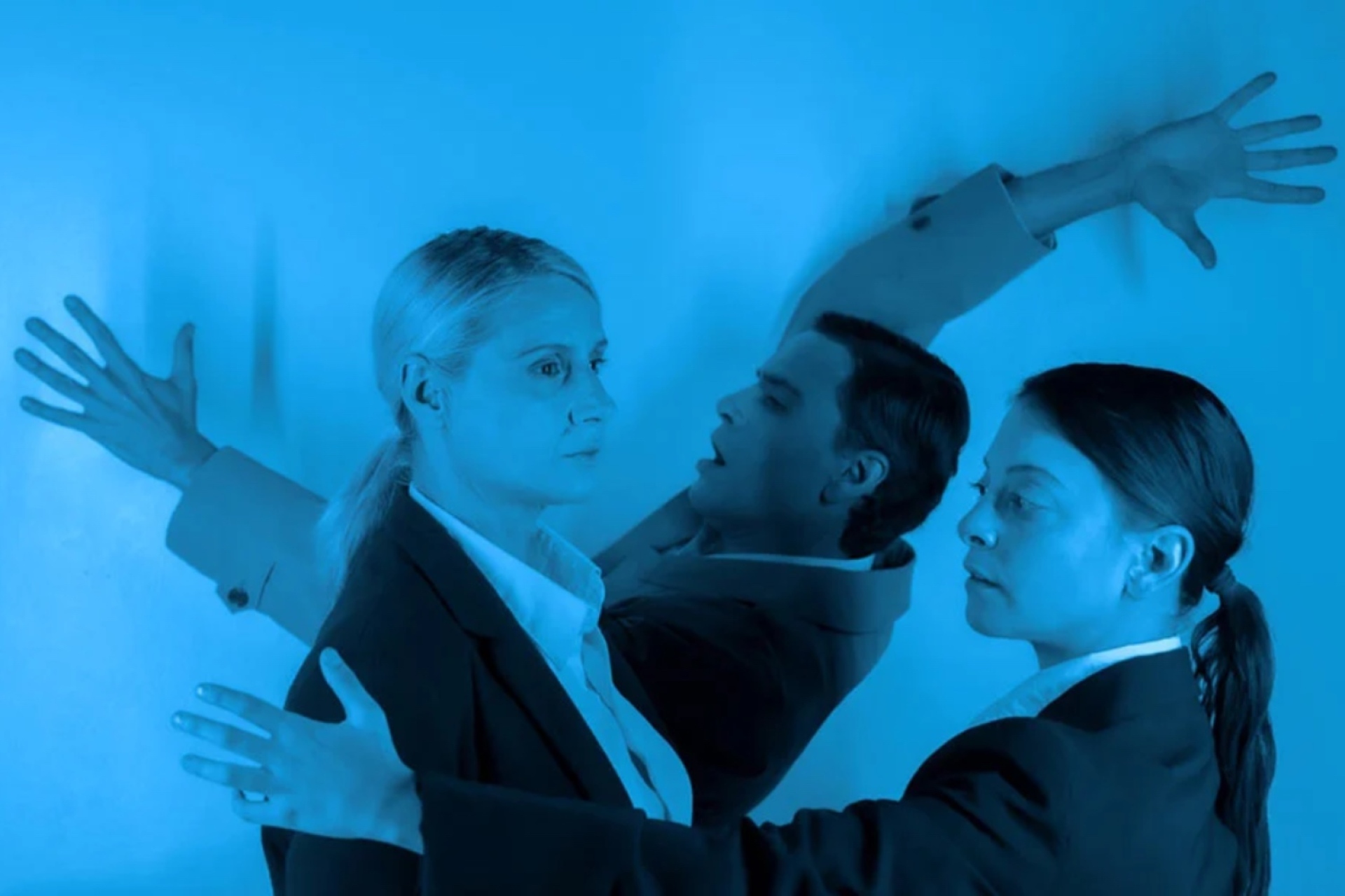  «Καταραμένος Κόσμος» της Τζούλιας Διαμαντοπούλου © Πάτροκλος Σκαφίδας