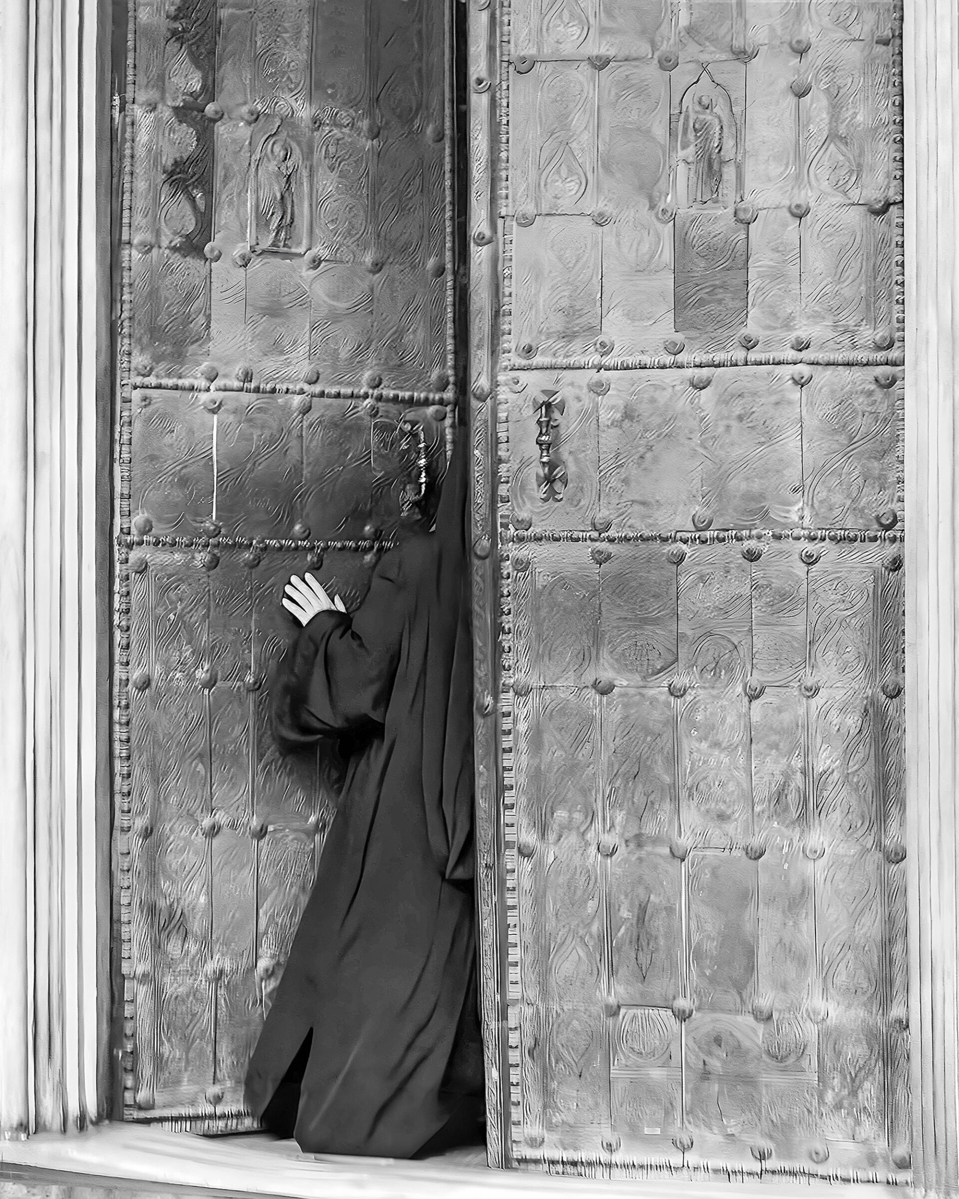 Γιάννης Γιαννάτος | Πέρα από το Ορατό: Μια σιωπηλή αφήγηση στο Άγιο Όρος