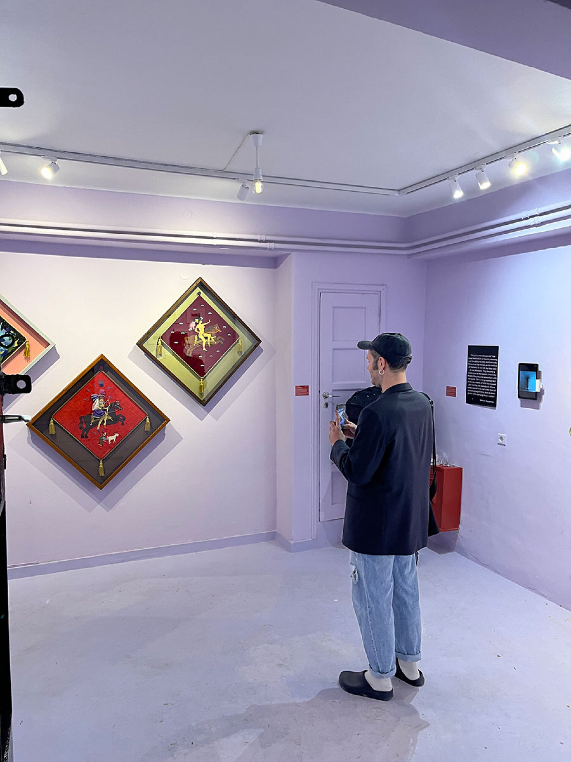 Κιμώνα Βενιέρη Βασιλάκη: «Οι επτά πλανήτες» ευθυγραμμίζονται στα Εξάρχεια