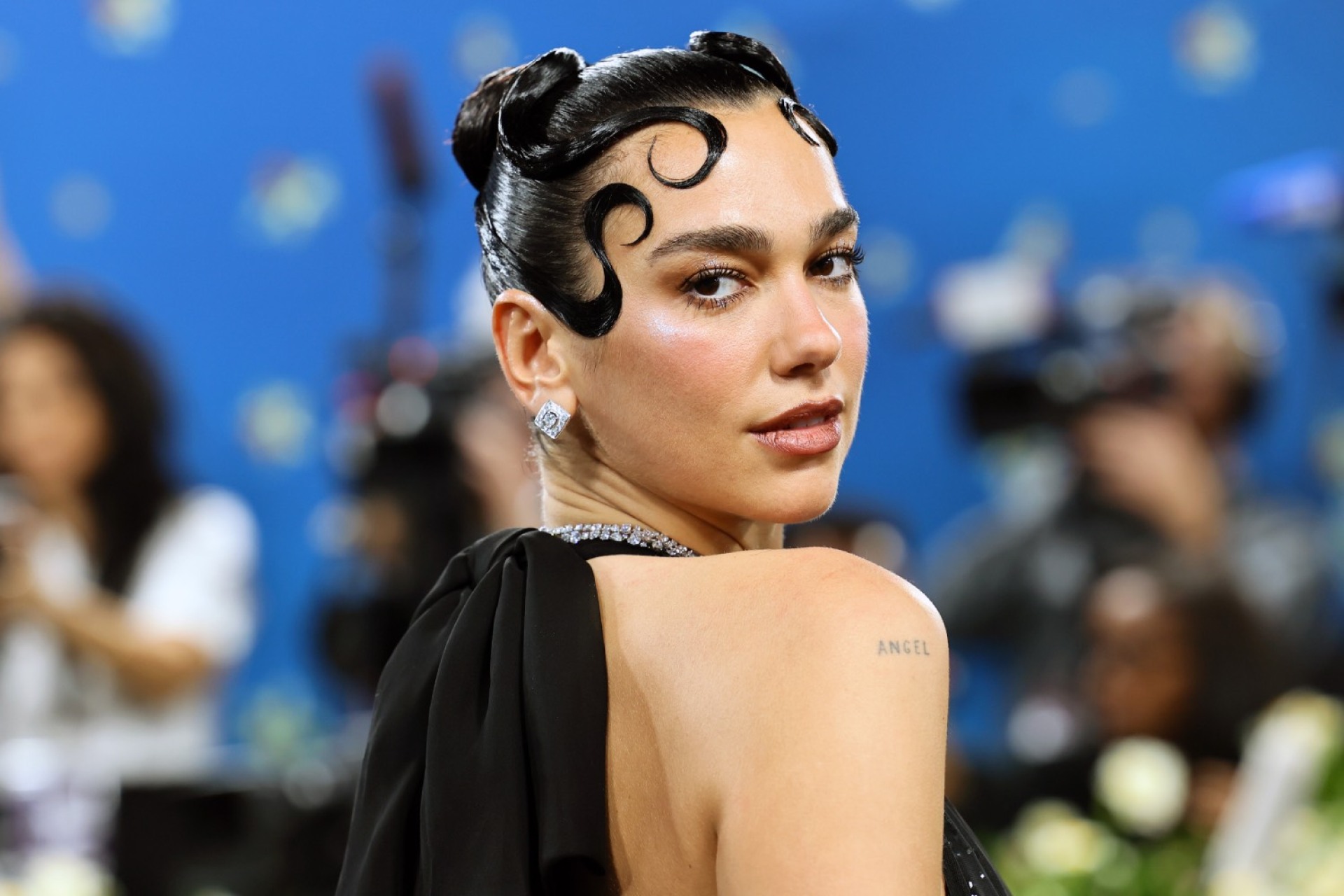Η Ντούα Λίπα στο Met Gala 2025