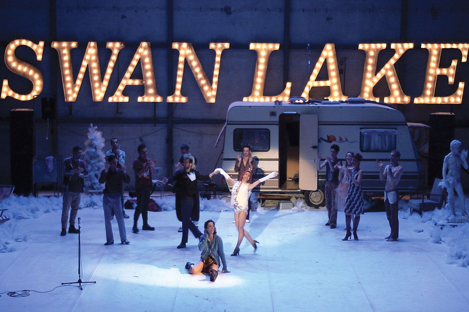 «Η μνήμη των κύκνων», Χοροθέατρο ΚΘΒΕ, 2002