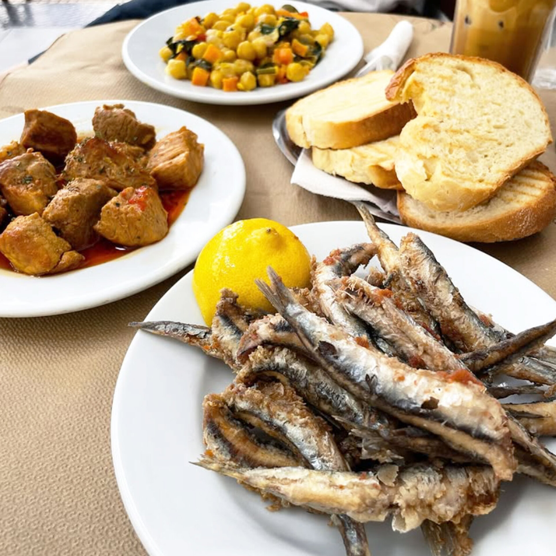 Μεζεδοπωλείο «Dosa House»