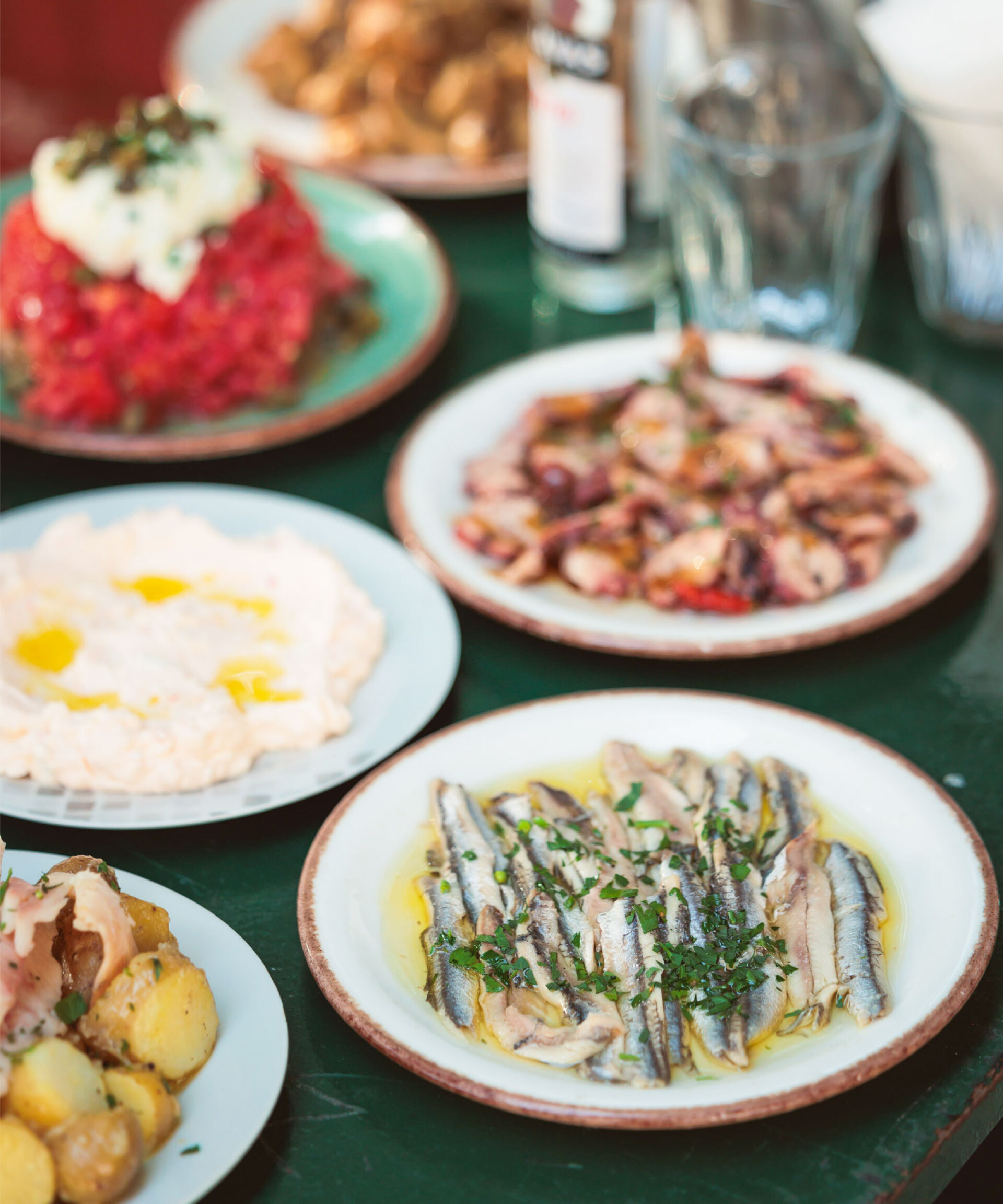 Μεζεδοπωλείο «Δεξαμενή»