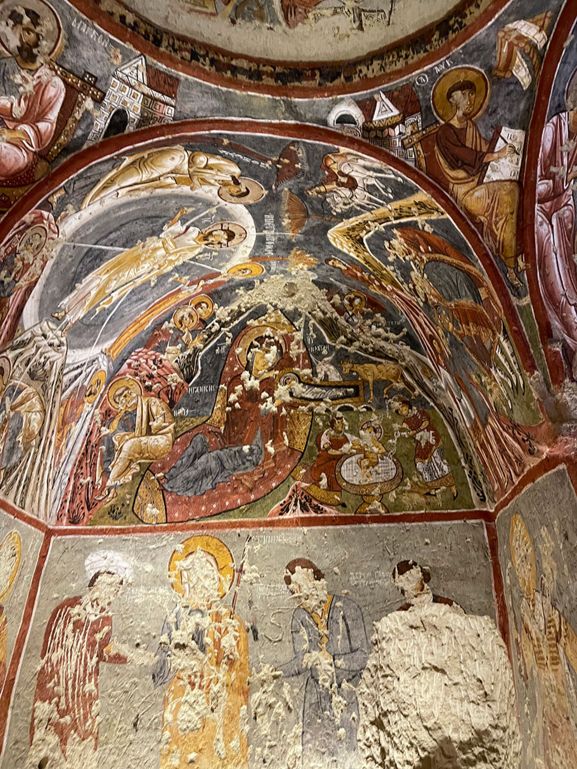 Τοιχογραφία της Γέννησης στην Εκκλησία των Σανδάλων που χρονολογείται από τον 11ο αιώνα. Υπαίθριο Μουσείο Γκιόρεμε, Καππαδοκία 