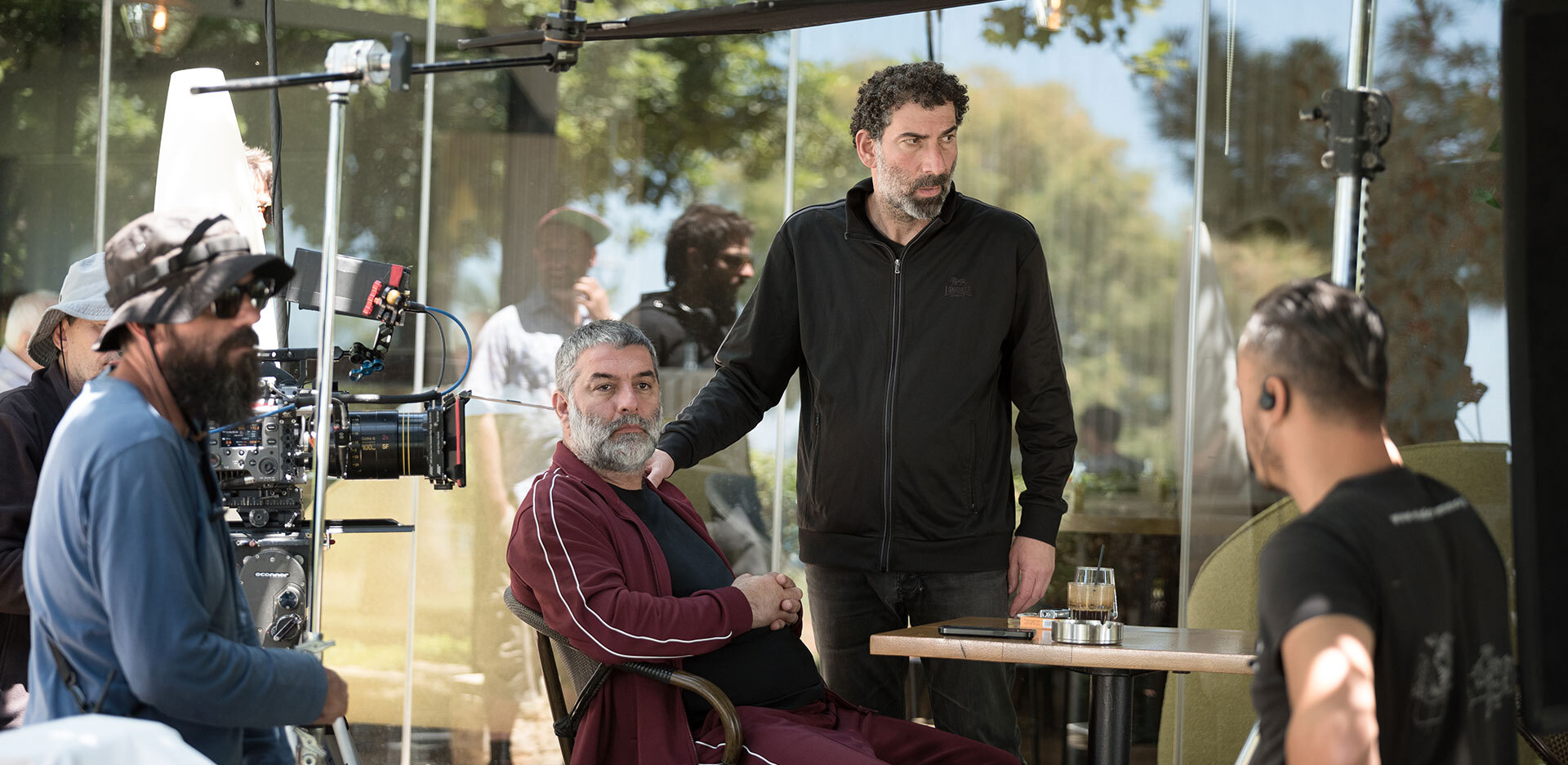 Γιάννης Οικονομίδης - Σπασμένη φλέβα: Οι πρώτες εικόνες από τη νέα του ταινία