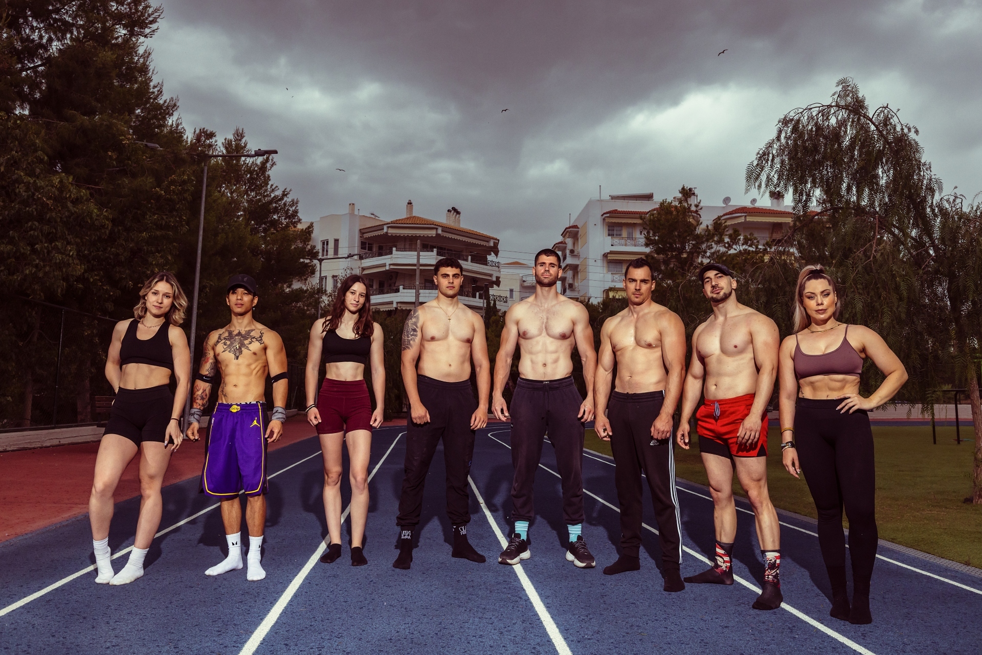 Calisthenics: Οι θεές και οι θεοί που γυμνάζονται στις πλατείες και στα πάρκα της Αθήνας