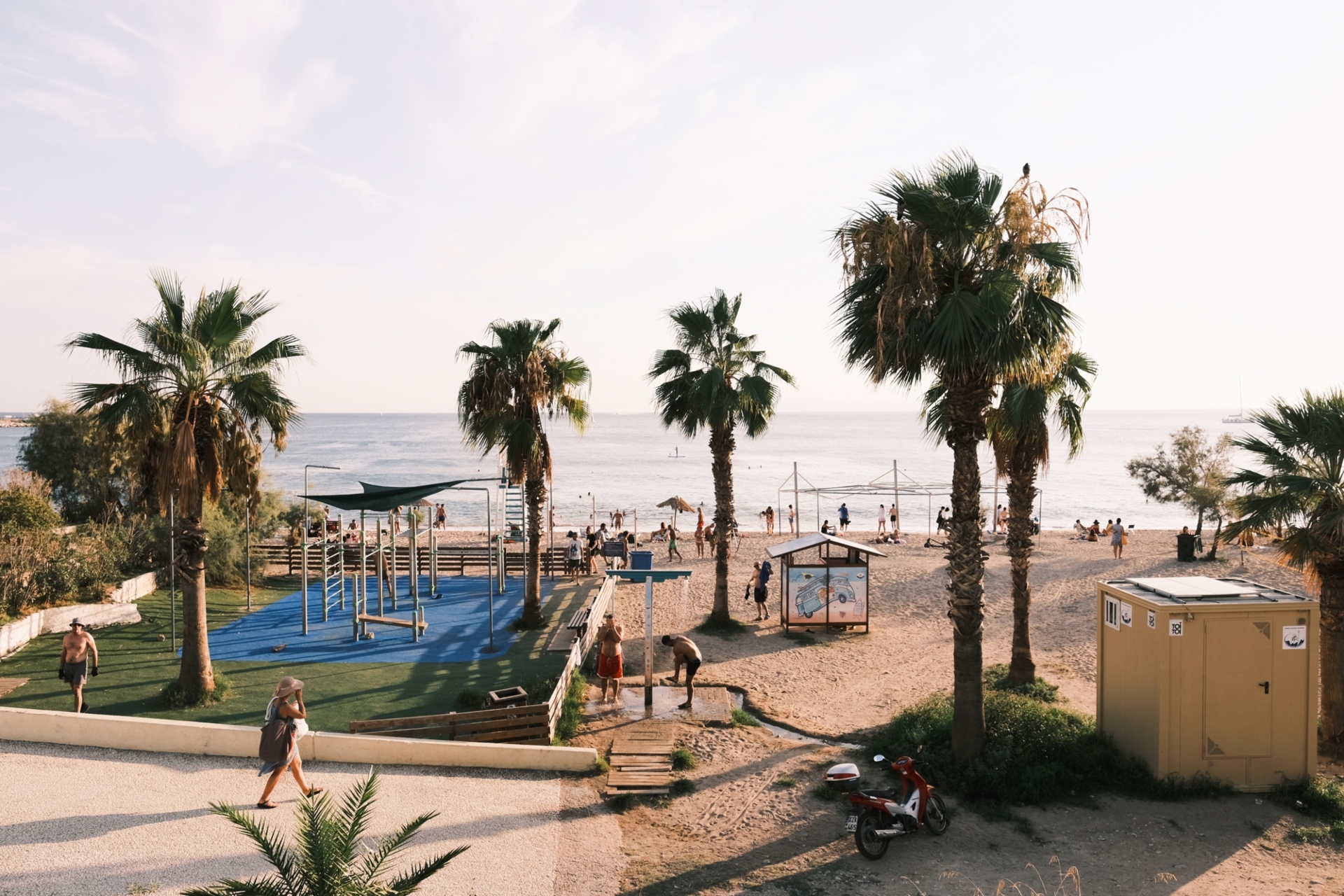 Για βουτιά μετά τη δουλειά: Αποδράσεις στην ακτογραμμή της Αττικής 