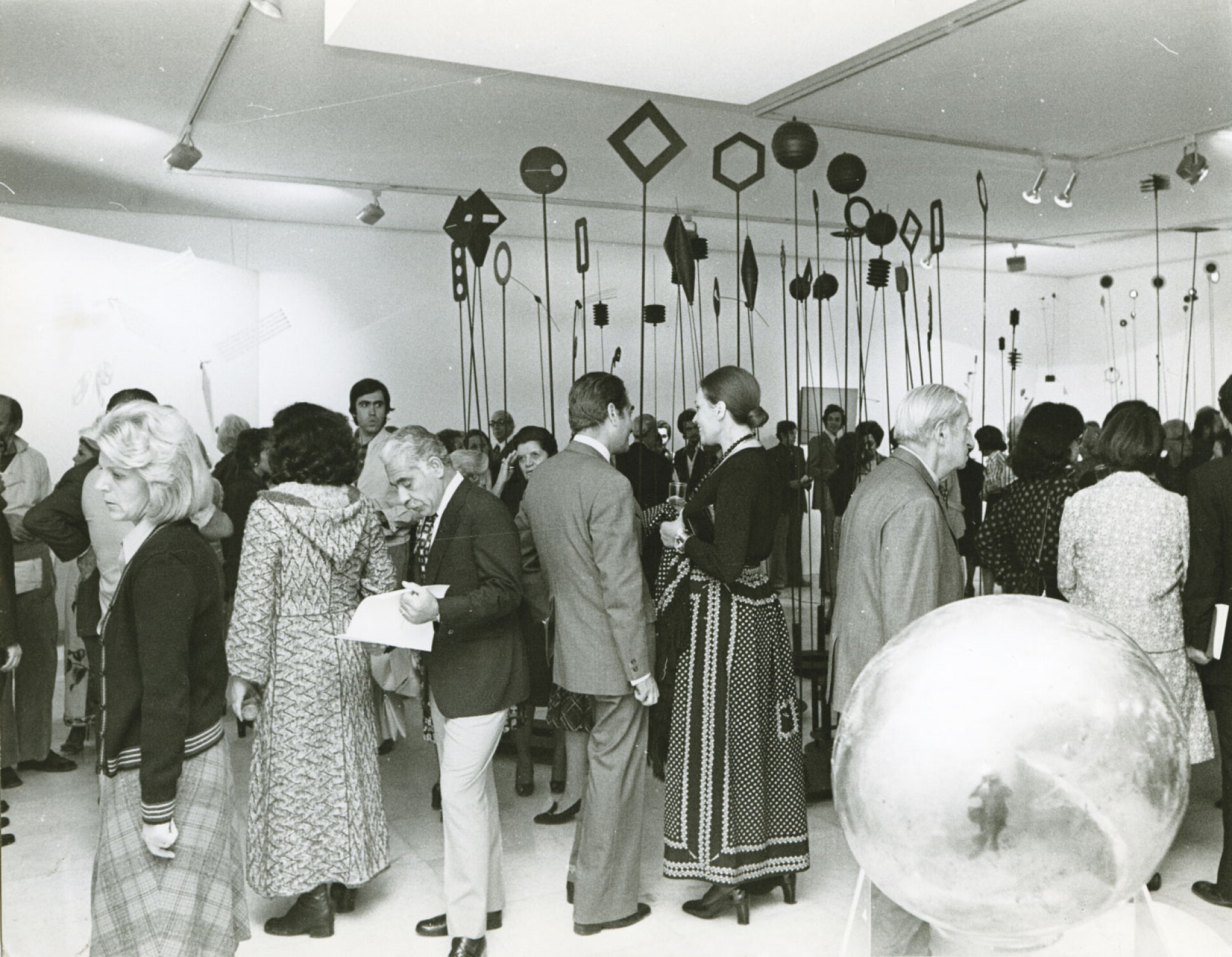 Αθήνα, Οκτώβριος 1974, από τα εγκαίνια της έκθεσης στην Γκαλερί Ζουμπουλάκη